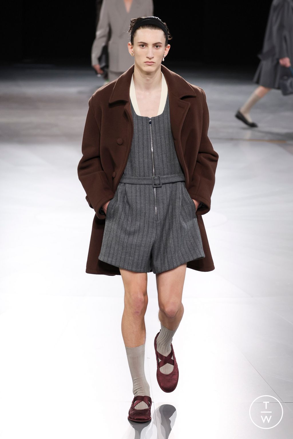 Fashion Week Paris Fall/Winter 2024 look 12 from the Dior Men collection menswear