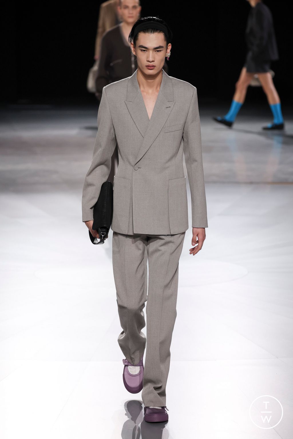 Fashion Week Paris Fall/Winter 2024 look 13 from the Dior Men collection 男装