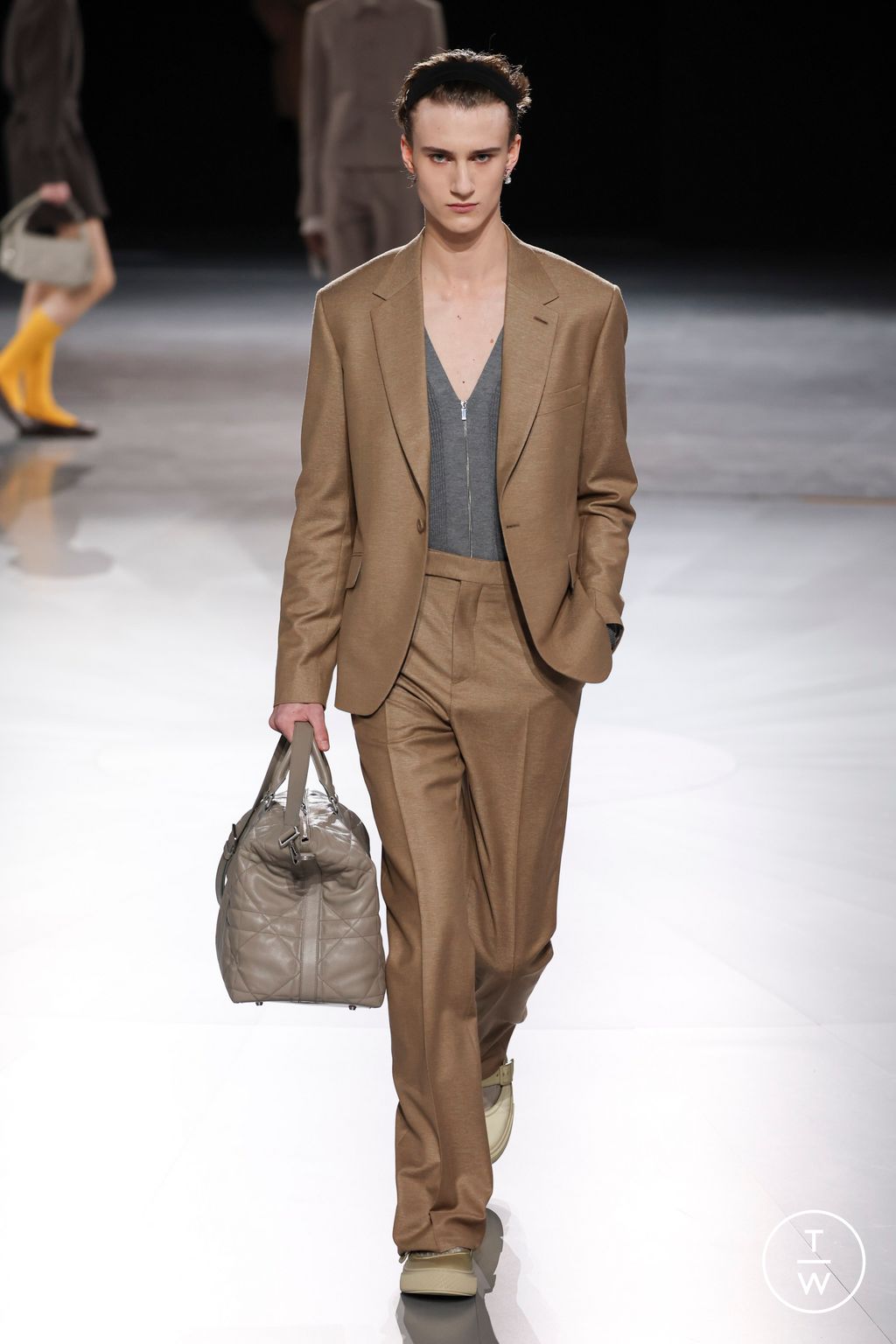 Fashion Week Paris Fall/Winter 2024 look 15 de la collection Dior Men menswear