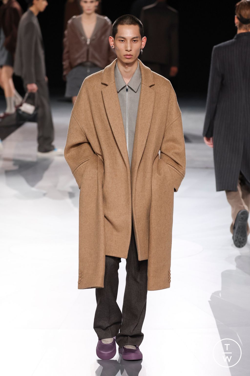 Fashion Week Paris Fall/Winter 2024 look 17 from the Dior Men collection menswear