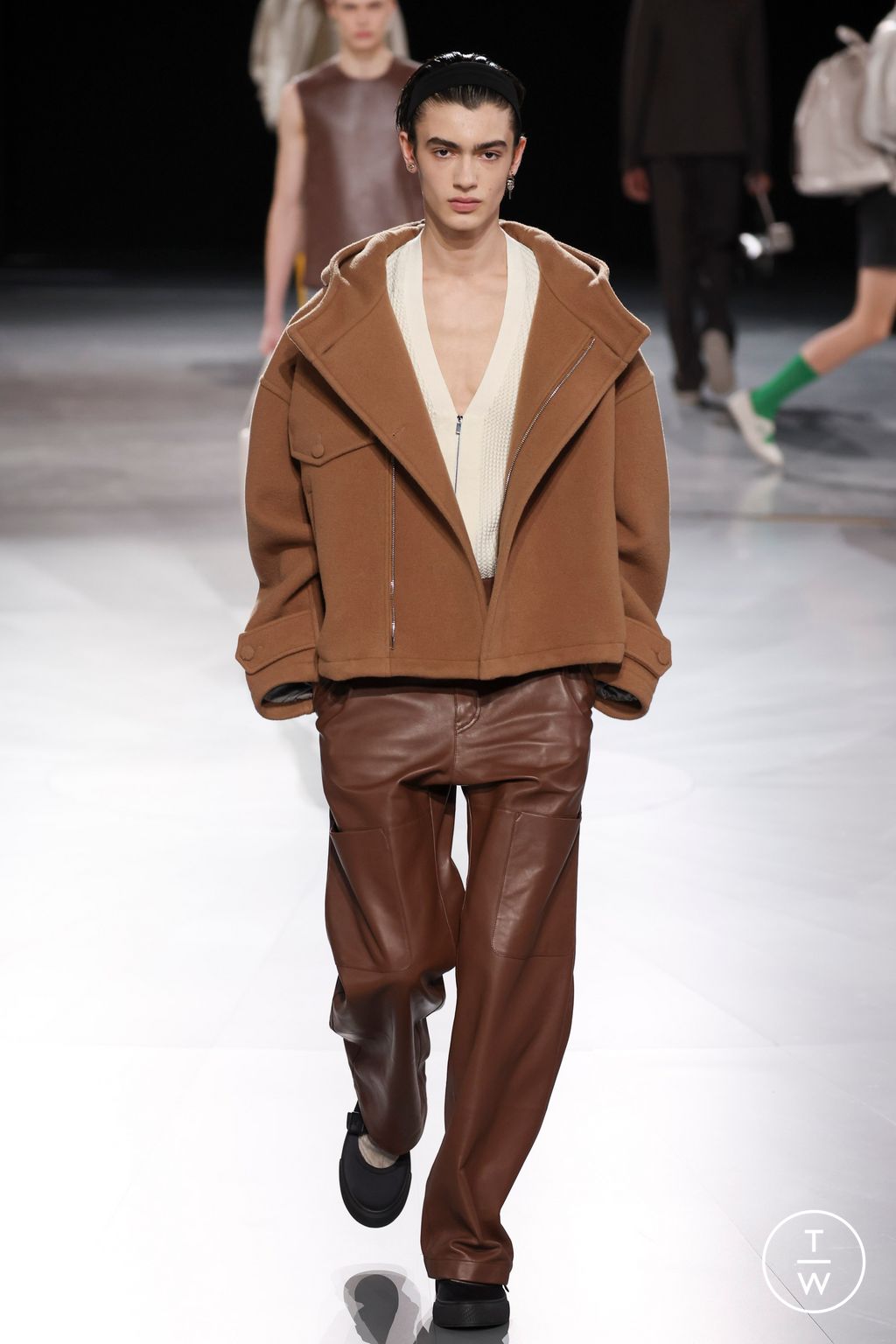 Fashion Week Paris Fall/Winter 2024 look 21 from the Dior Men collection 男装