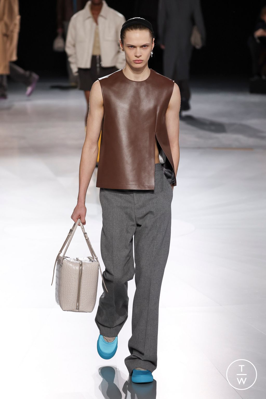 Fashion Week Paris Fall/Winter 2024 look 22 from the Dior Men collection menswear