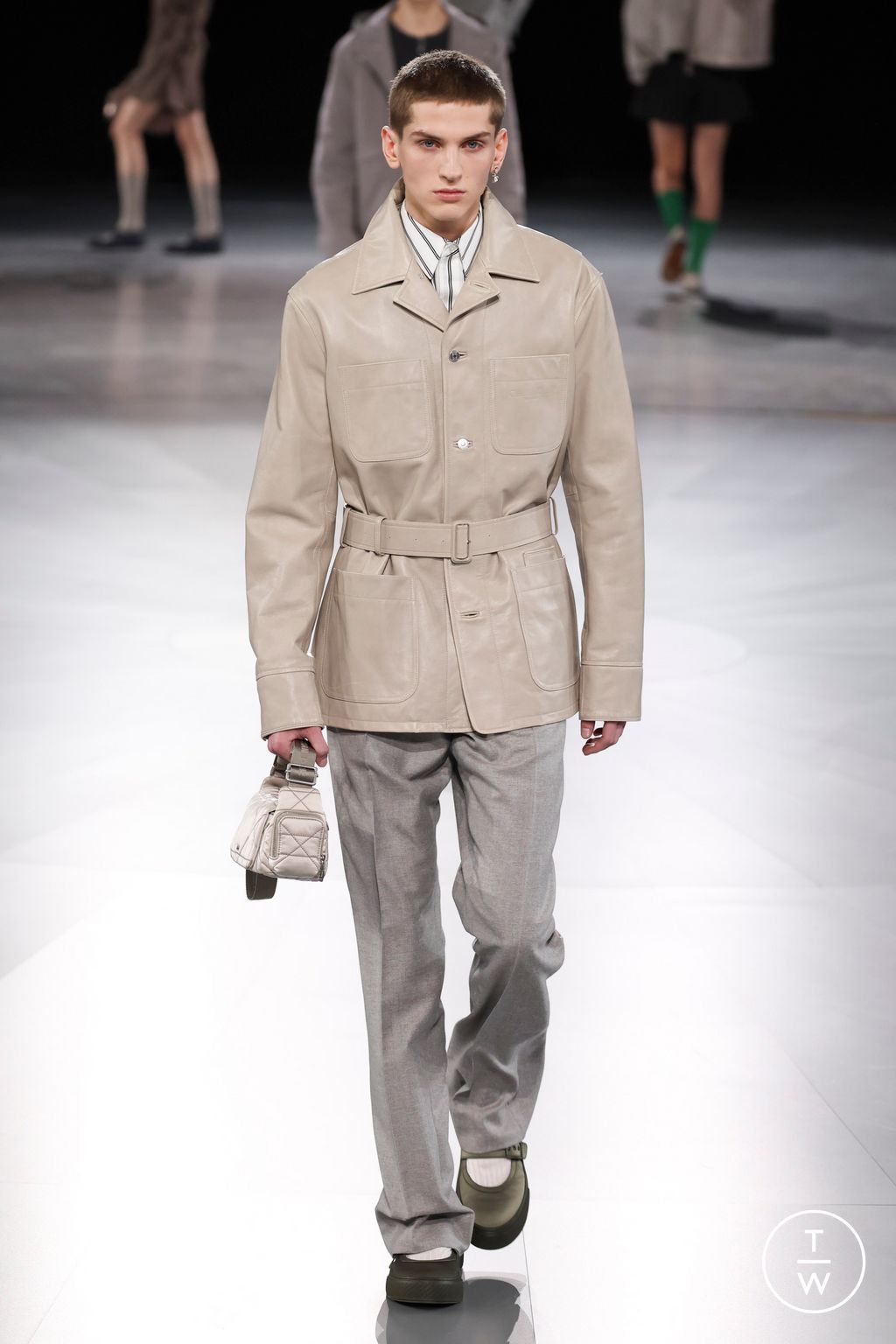 Fashion Week Paris Fall/Winter 2024 look 25 from the Dior Men collection menswear