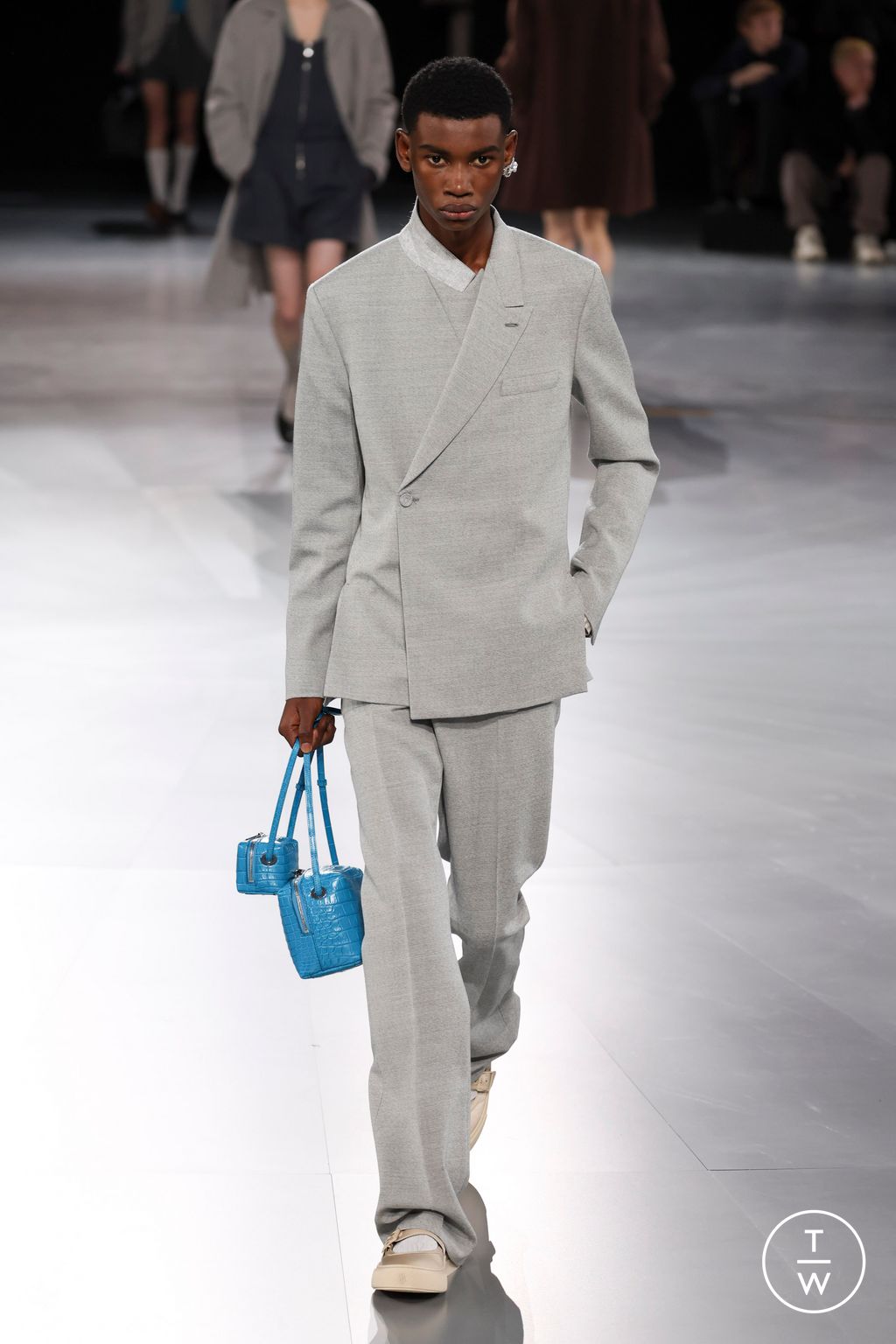 Fashion Week Paris Fall/Winter 2024 look 27 from the Dior Men collection 男装