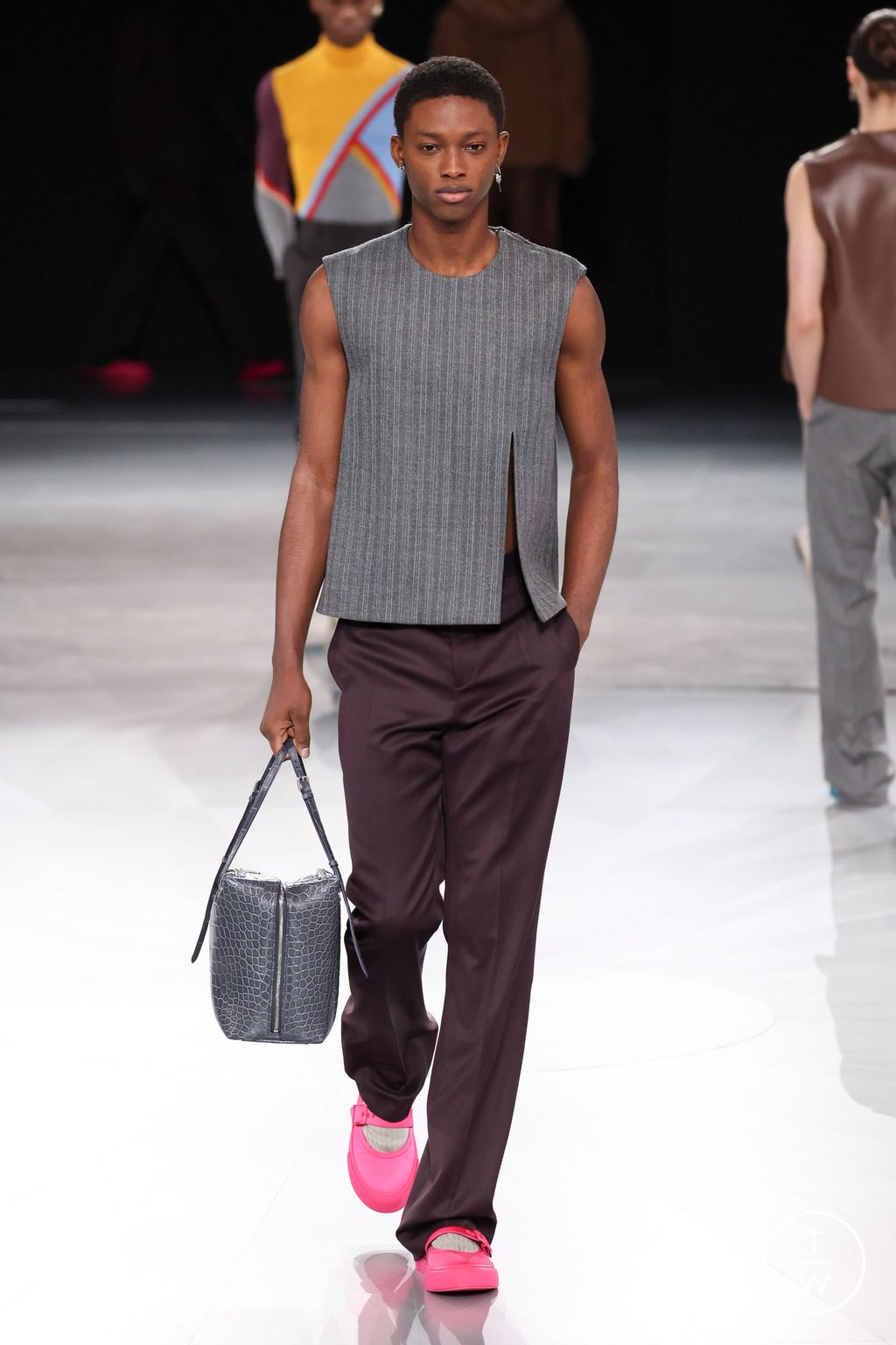 Fashion Week Paris Fall/Winter 2024 look 38 from the Dior Men collection menswear