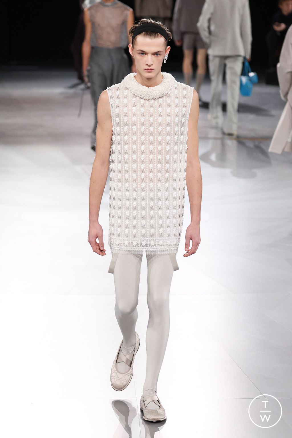 Fashion Week Paris Fall/Winter 2024 look 42 from the Dior Men collection 男装