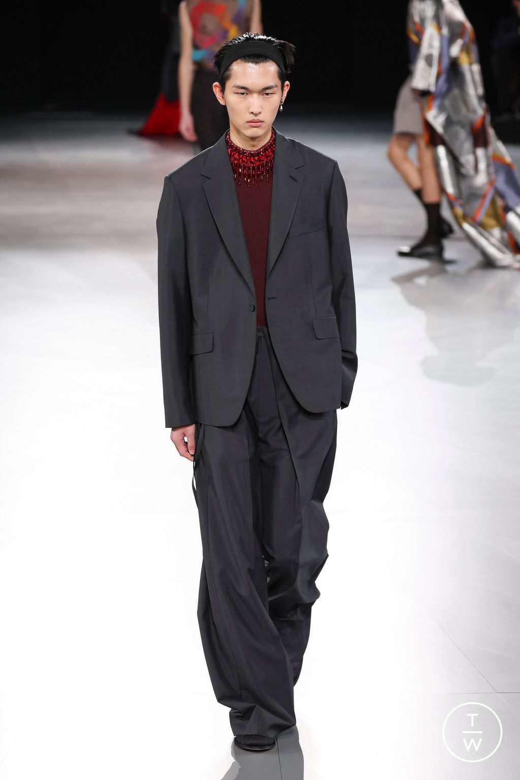Fashion Week Paris Fall/Winter 2024 look 58 from the Dior Men collection menswear