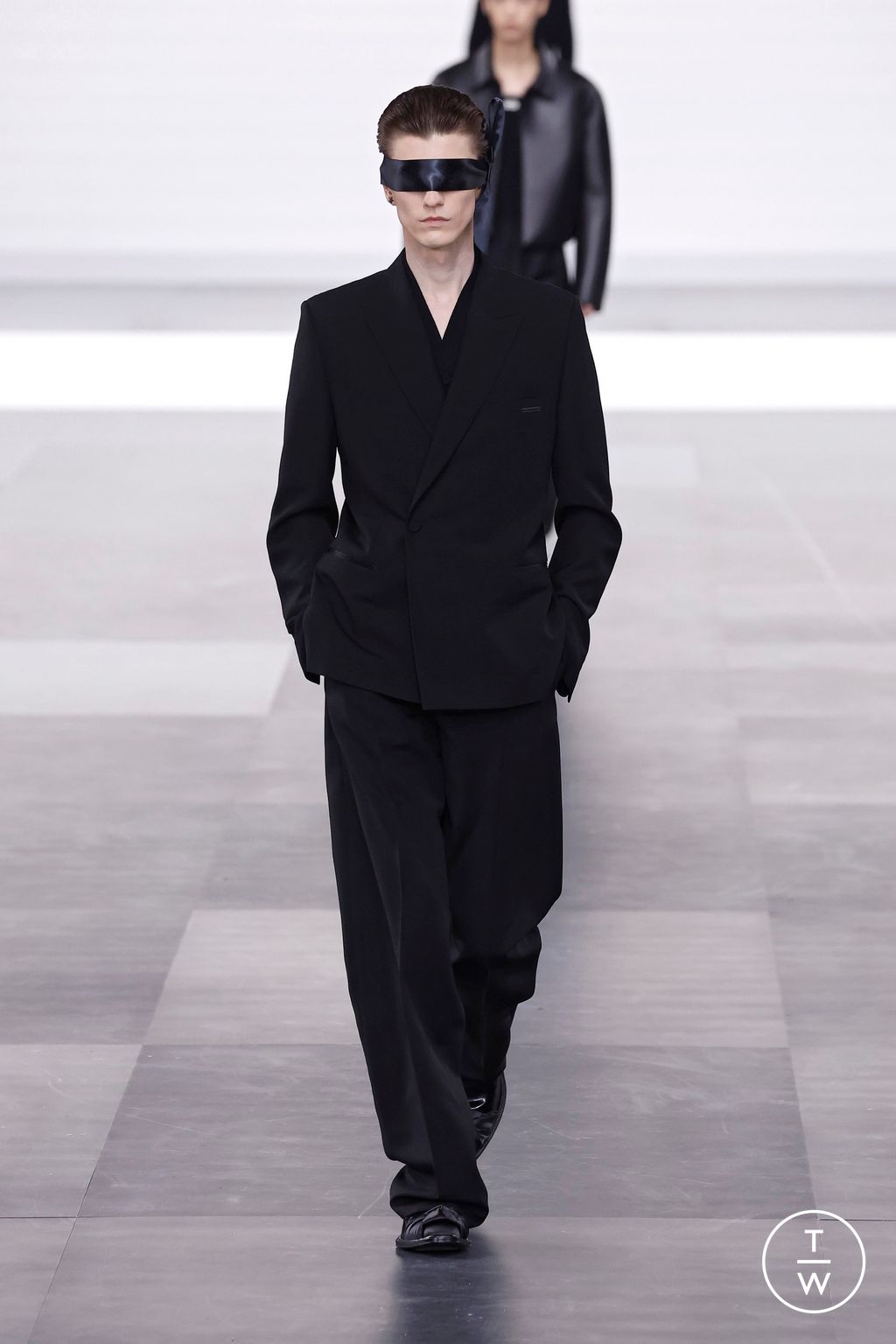 Fashion Week Paris Fall/Winter 2025 look 5 from the Dior Homme collection menswear