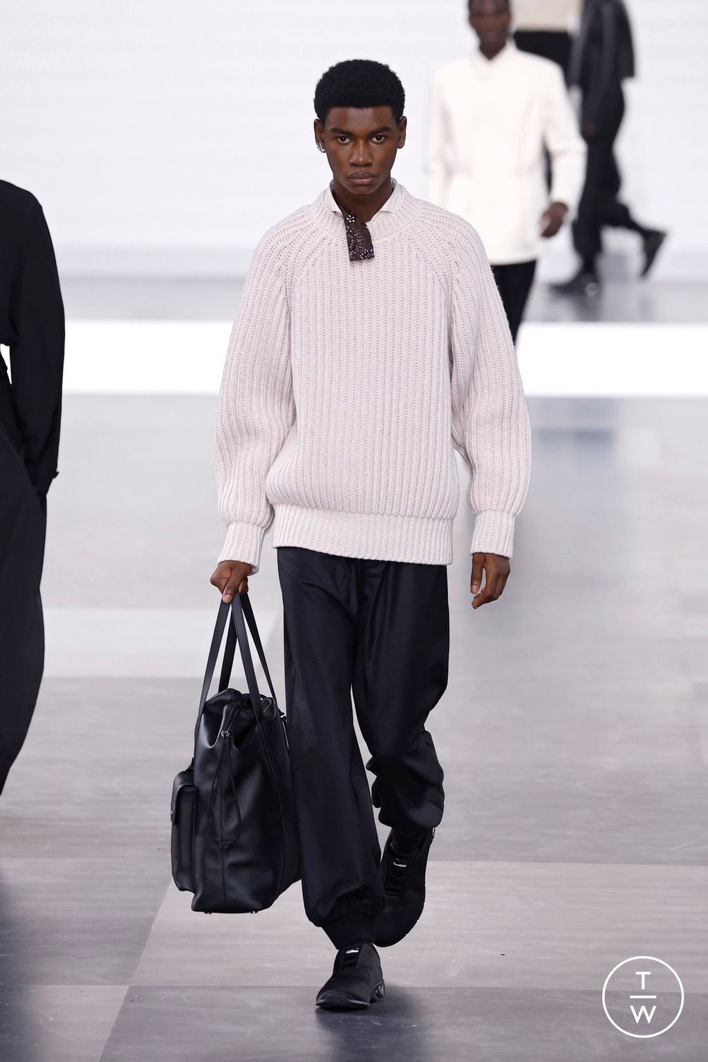 Fashion Week Paris Fall/Winter 2025 look 11 from the Dior Homme collection menswear