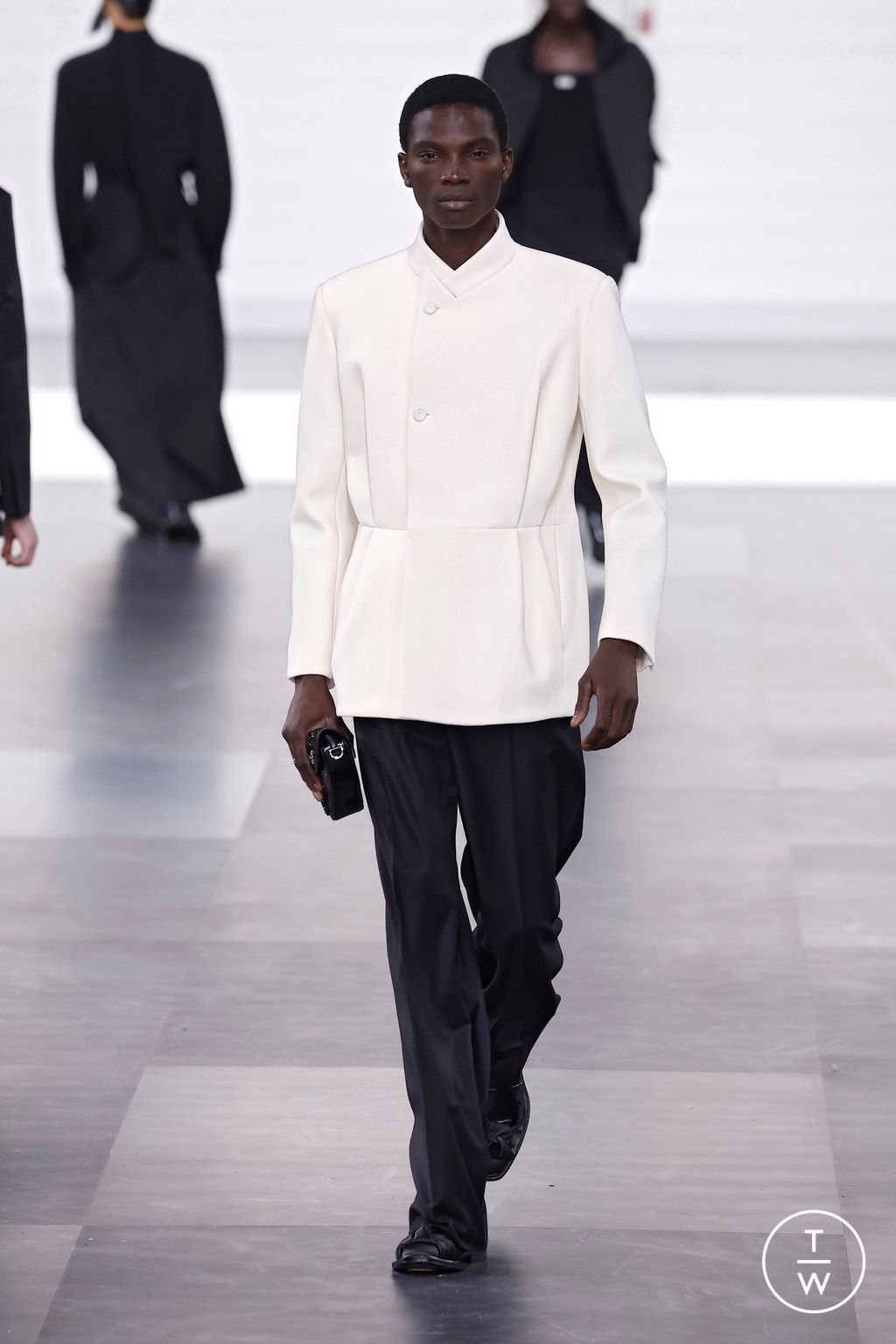 Fashion Week Paris Fall/Winter 2025 look 12 from the Dior Homme collection menswear
