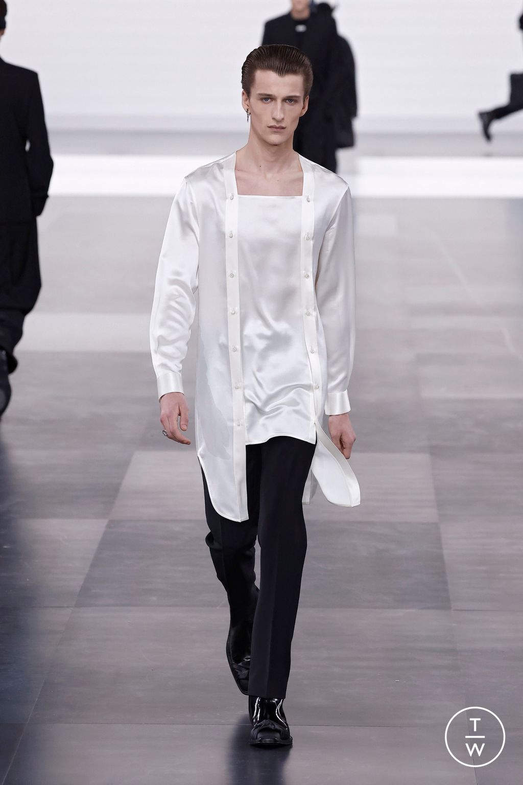 Fashion Week Paris Fall/Winter 2025 look 15 from the Dior Homme collection menswear