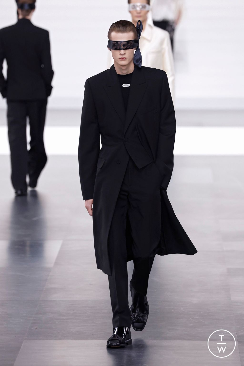 Fashion Week Paris Fall/Winter 2025 look 16 from the Dior Homme collection 男装