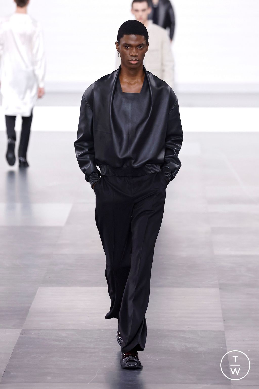 Fashion Week Paris Fall/Winter 2025 look 26 from the Dior Homme collection menswear