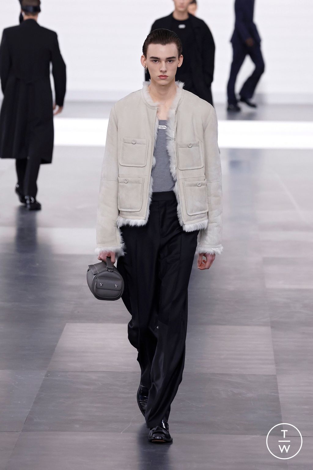 Fashion Week Paris Fall/Winter 2025 look 27 from the Dior Homme collection menswear