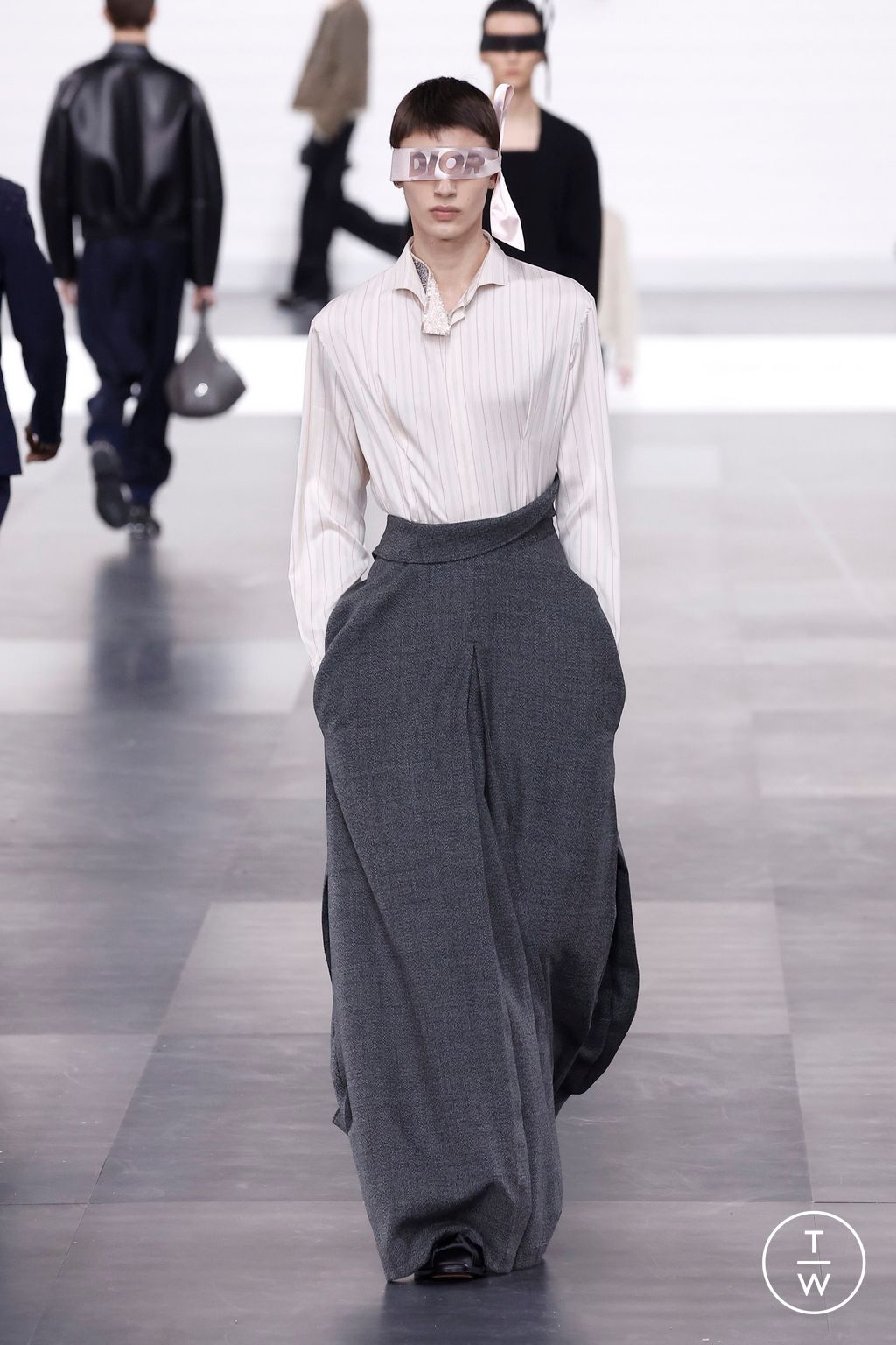 Fashion Week Paris Fall/Winter 2025 look 40 from the Dior Homme collection menswear