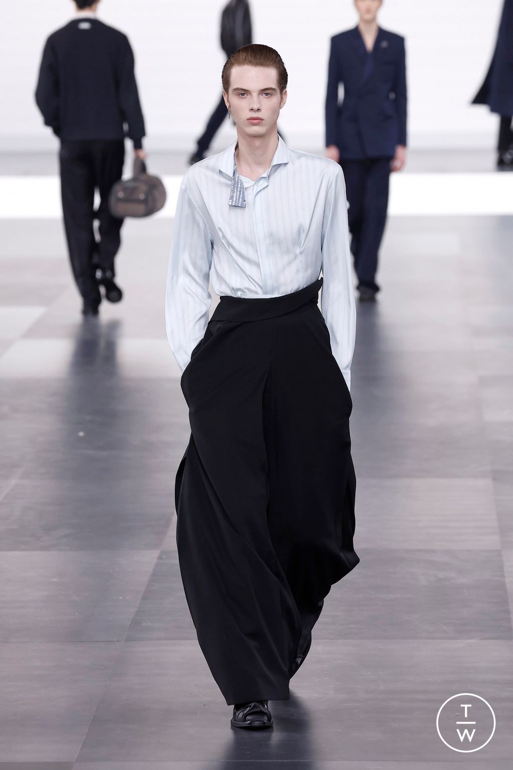 Fashion Week Paris Fall/Winter 2025 look 42 from the Dior Homme collection menswear