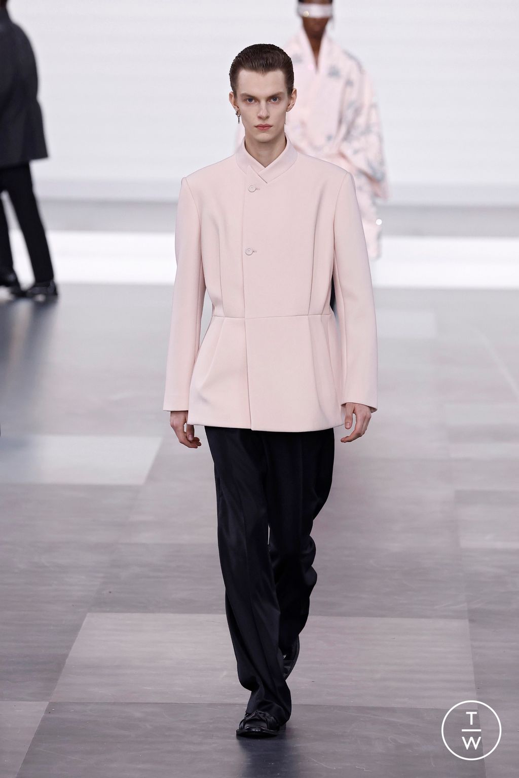 Fashion Week Paris Fall/Winter 2025 look 48 from the Dior Homme collection menswear