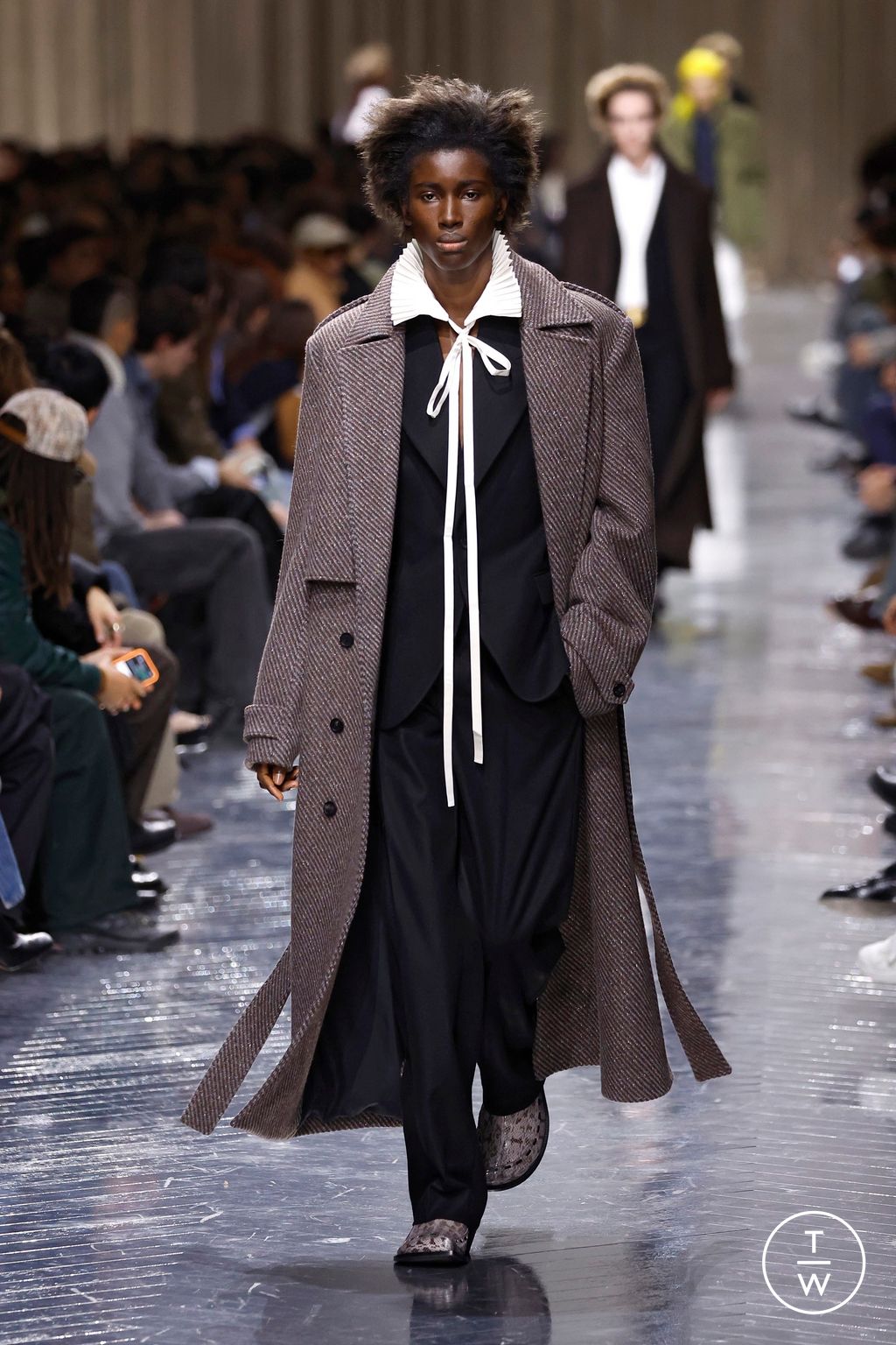 Fashion Week Paris Fall/Winter 2026 look 54 from the Dior Homme collection menswear