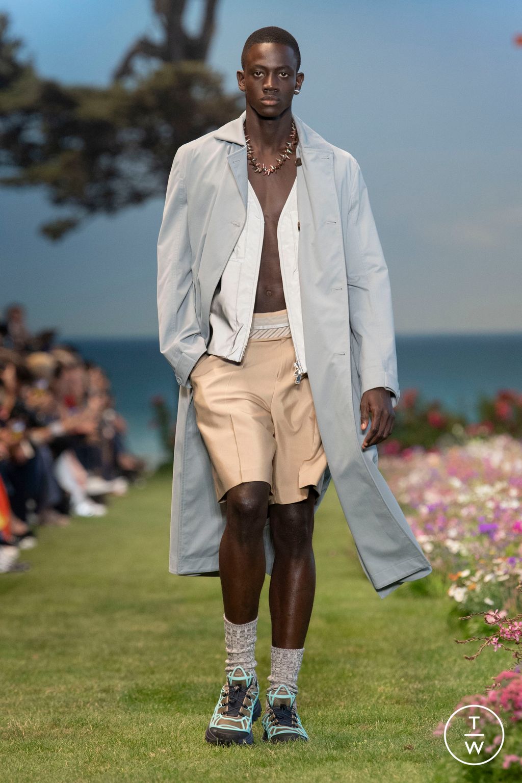 Fashion Week Paris Spring/Summer 2023 look 2 from the Dior Men collection menswear