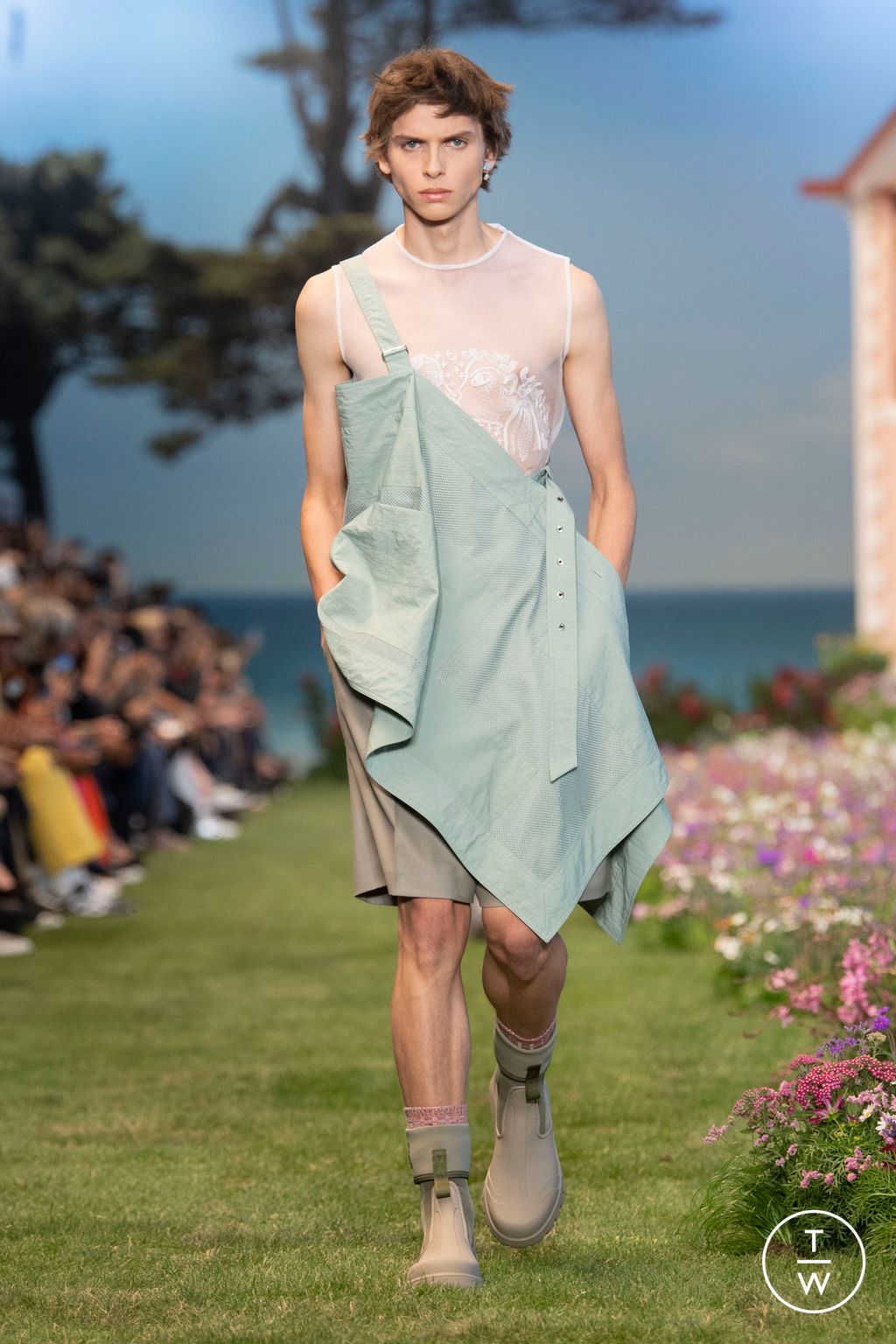 Fashion Week Paris Spring/Summer 2023 look 5 from the Dior Men collection menswear