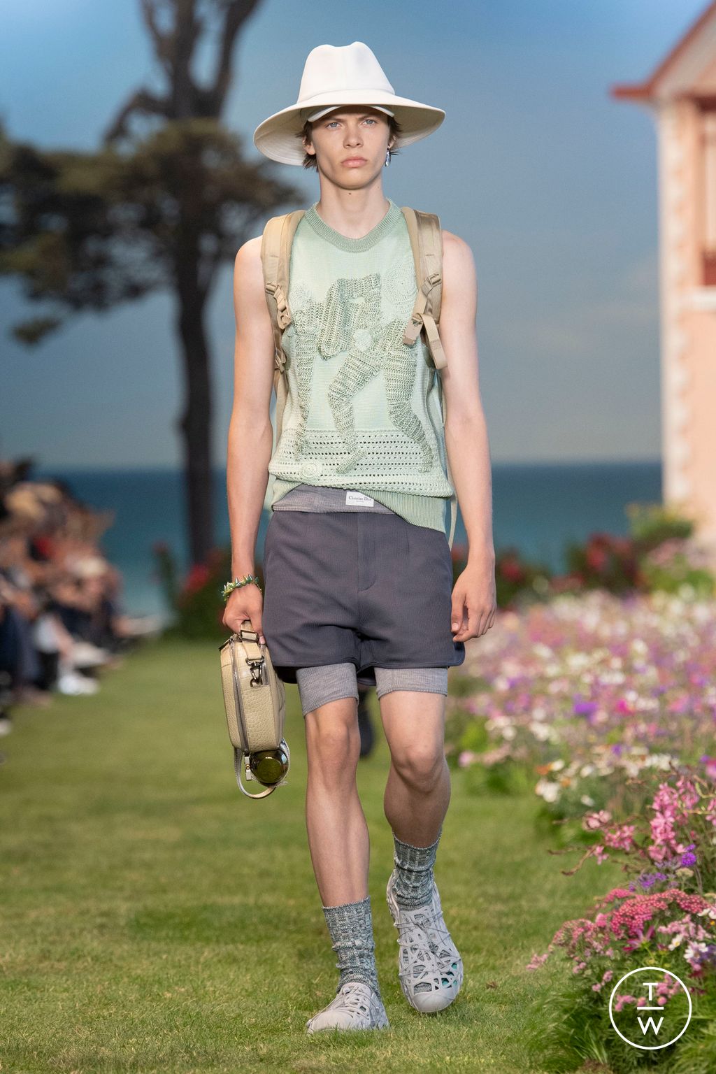 Fashion Week Paris Spring/Summer 2023 look 7 from the Dior Men collection 男装