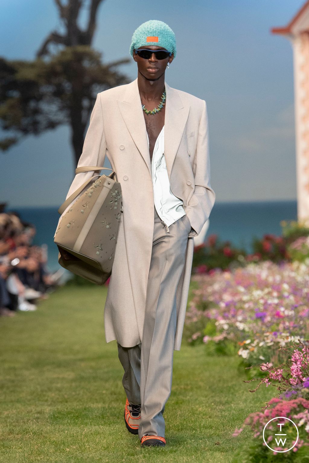 Fashion Week Paris Spring/Summer 2023 look 11 from the Dior Men collection menswear