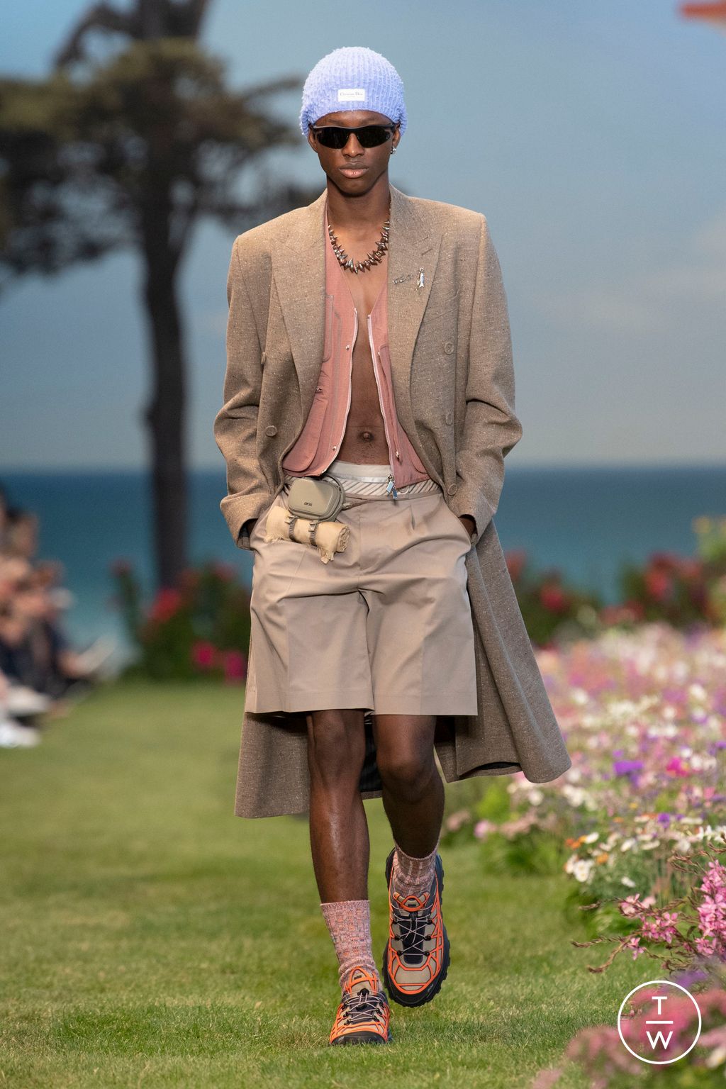 Fashion Week Paris Spring/Summer 2023 look 20 from the Dior Men collection menswear
