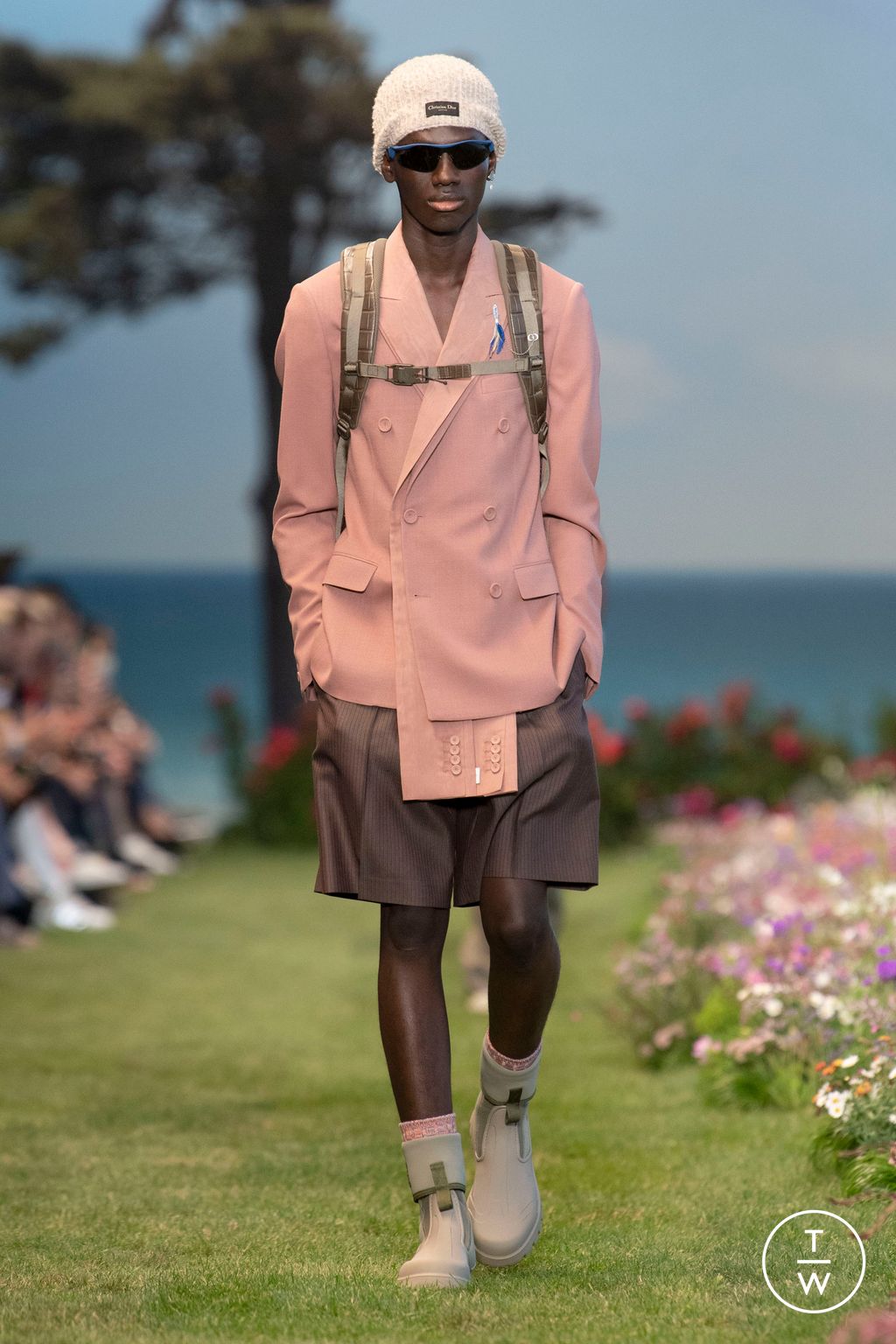Fashion Week Paris Spring/Summer 2023 look 21 from the Dior Men collection 男装
