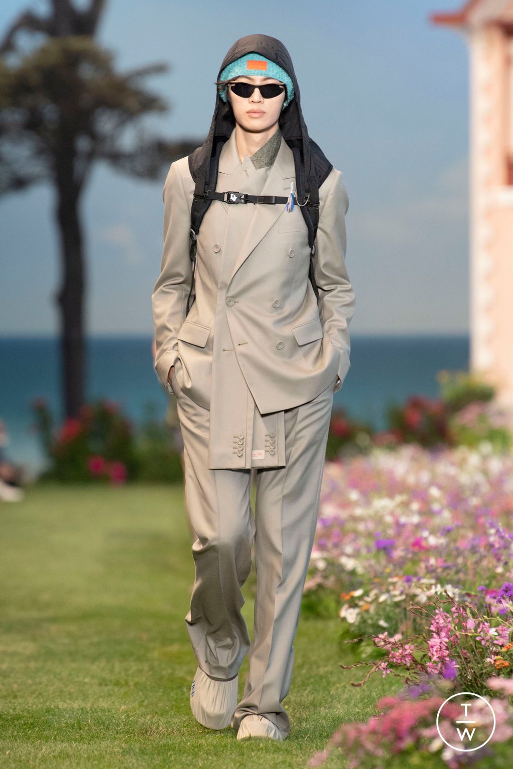 Fashion Week Paris Spring/Summer 2023 look 39 from the Dior Men collection 男装