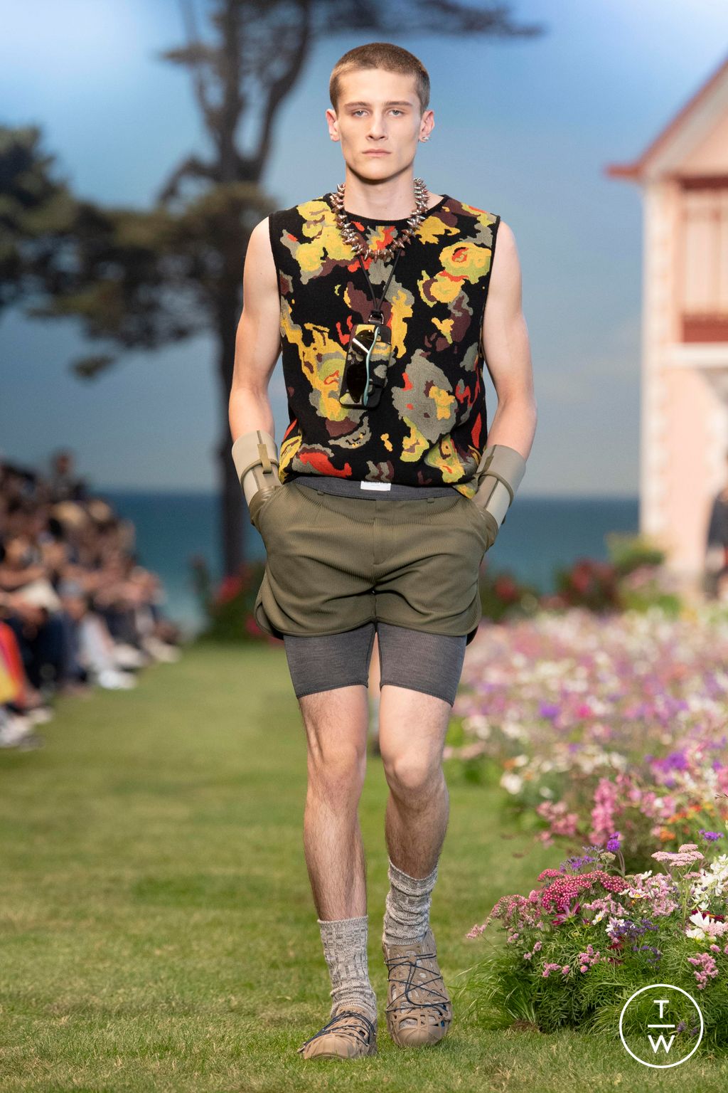 Fashion Week Paris Spring/Summer 2023 look 40 from the Dior Men collection 男装