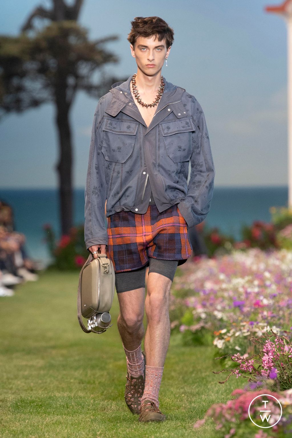 Fashion Week Paris Spring/Summer 2023 look 43 from the Dior Men collection menswear