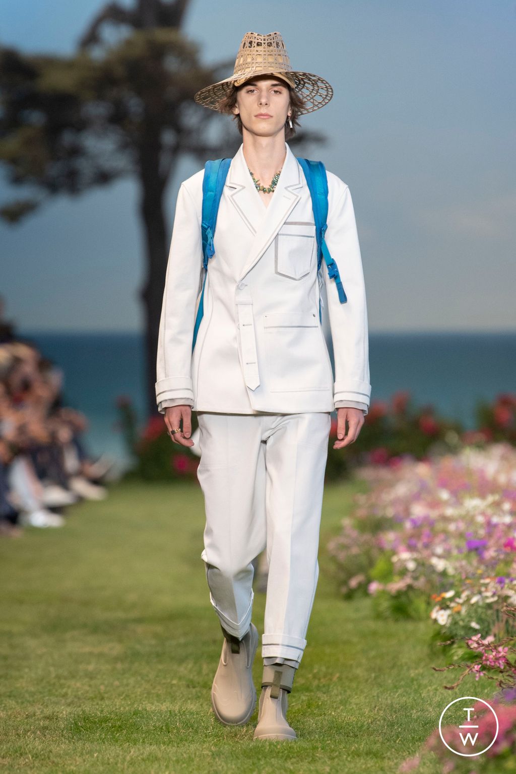 Fashion Week Paris Spring/Summer 2023 look 48 from the Dior Men collection menswear