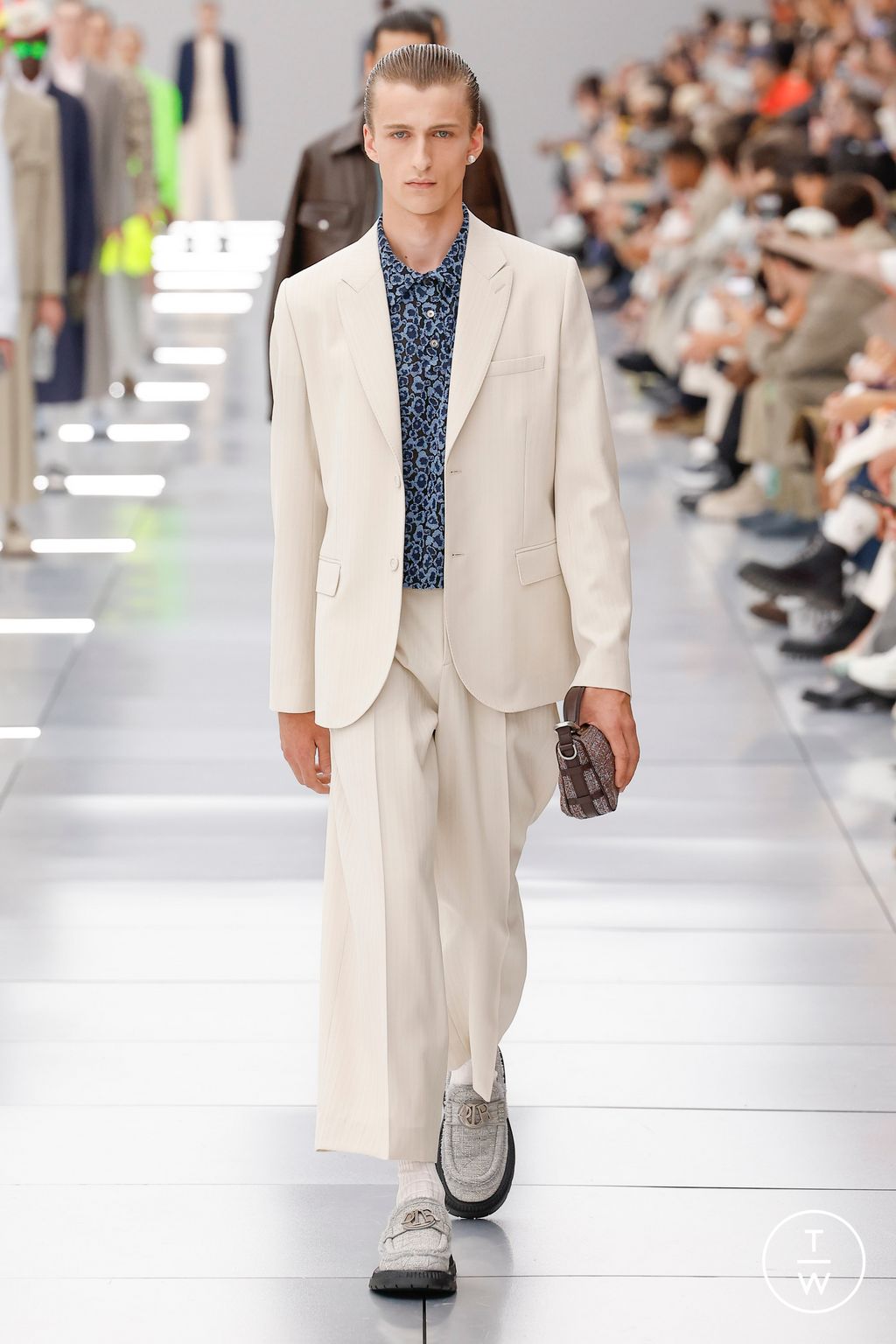 Fashion Week Paris Spring/Summer 2024 look 13 from the Dior Men collection 男装