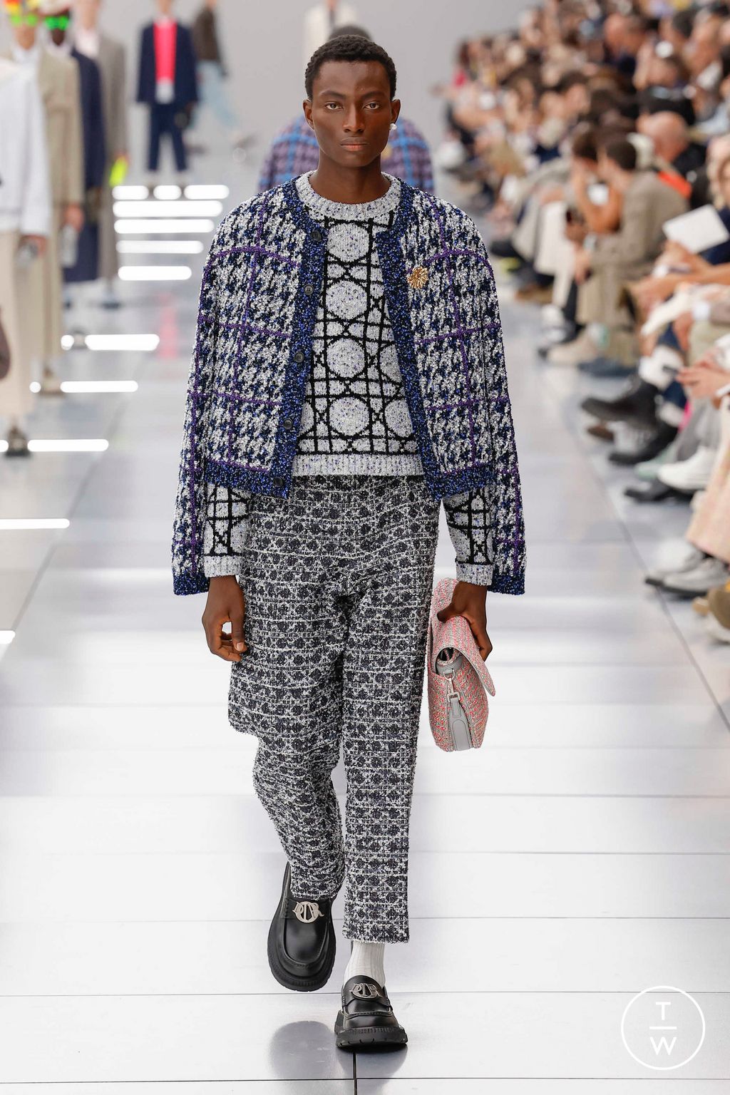 Fashion Week Paris Spring/Summer 2024 look 23 from the Dior Men collection menswear