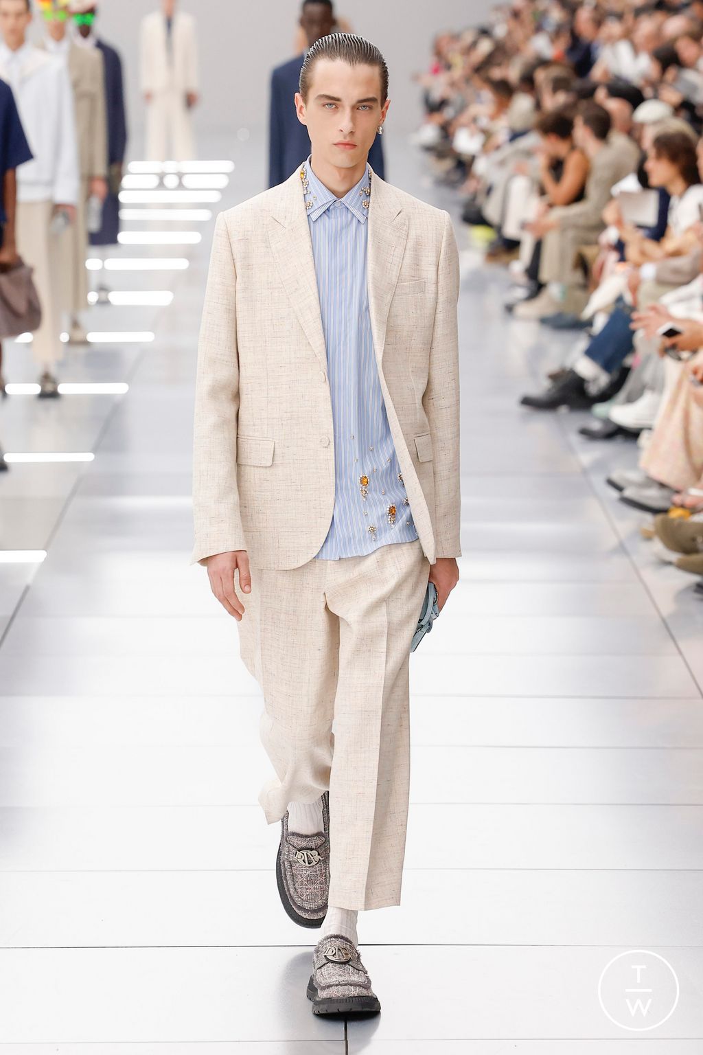 Fashion Week Paris Spring/Summer 2024 look 26 from the Dior Men collection 男装