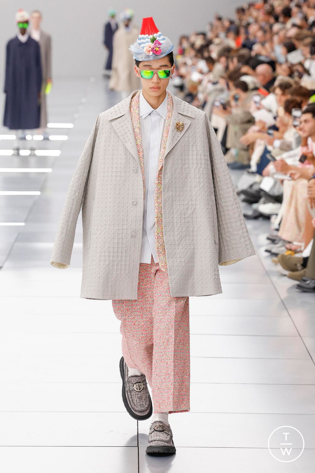 Fashion Week Paris Spring/Summer 2024 look 40 from the Dior Homme collection menswear