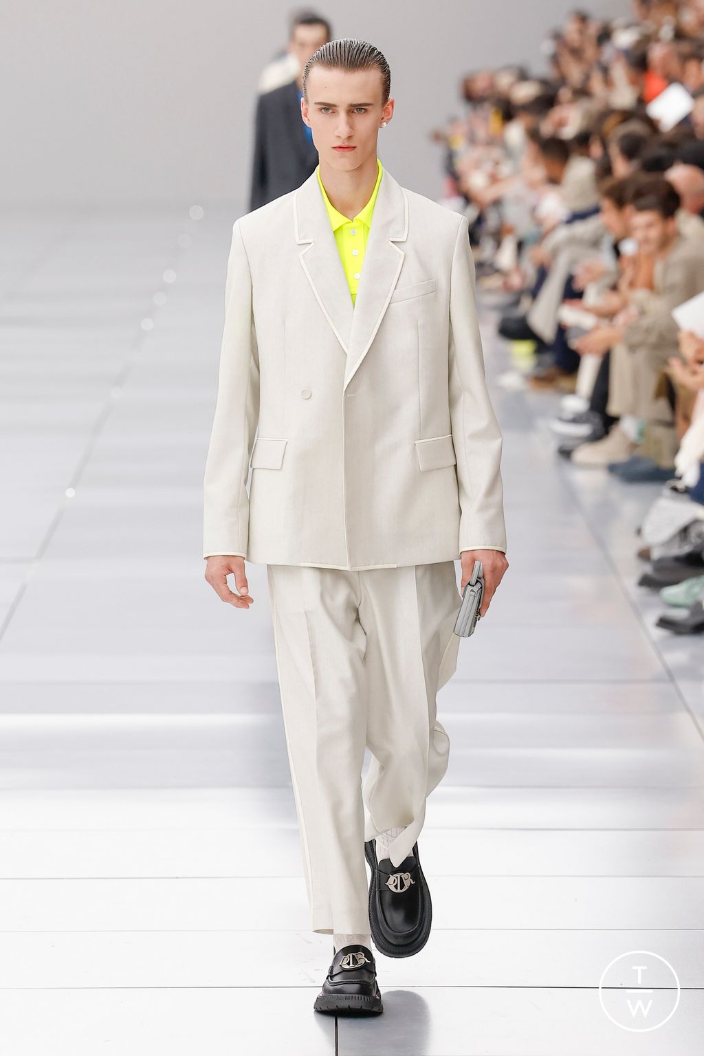 Fashion Week Paris Spring/Summer 2024 look 47 from the Dior Homme collection 男装