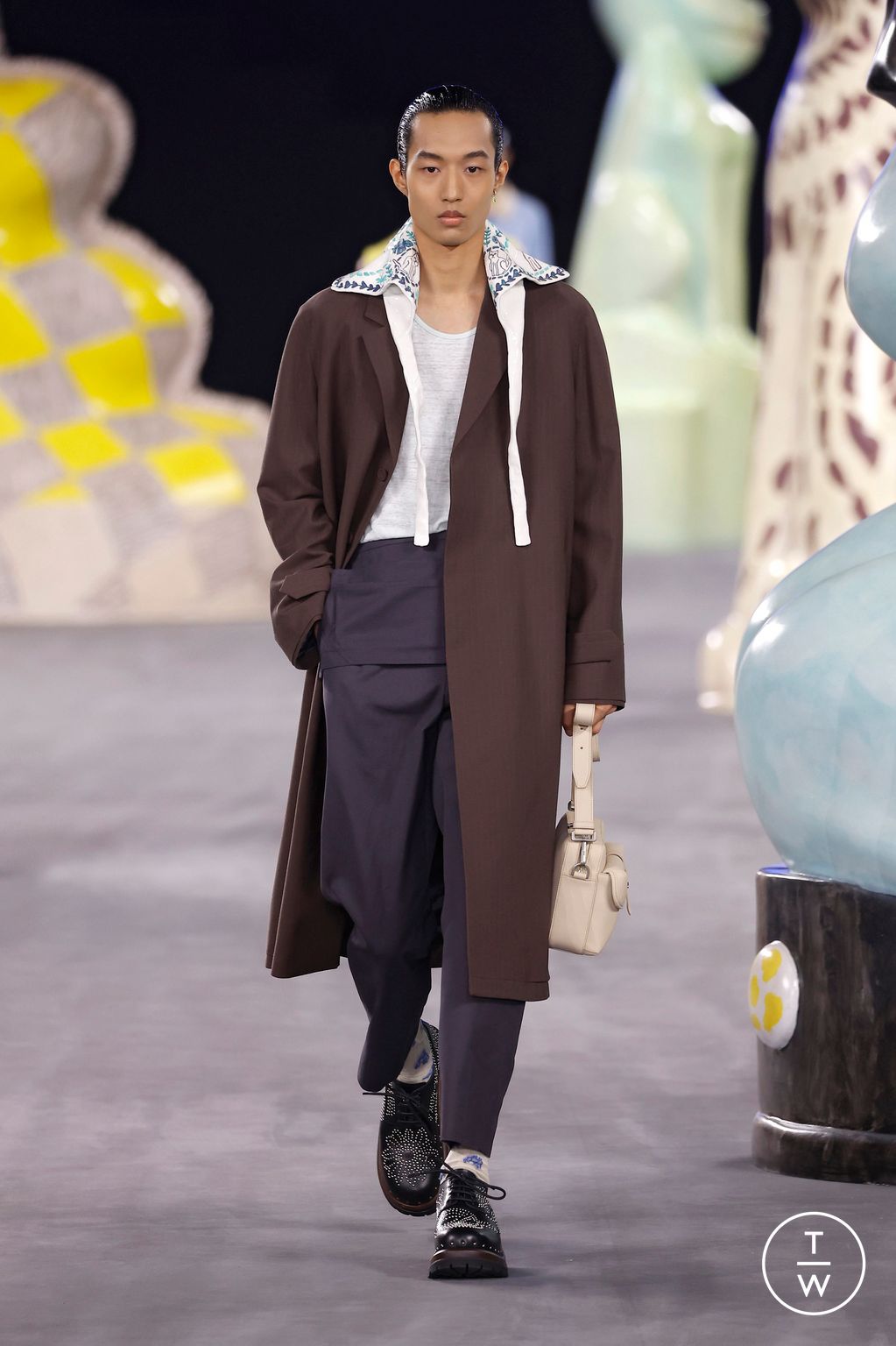 Fashion Week Paris Spring-Summer 2025 look 11 from the Dior Men collection menswear