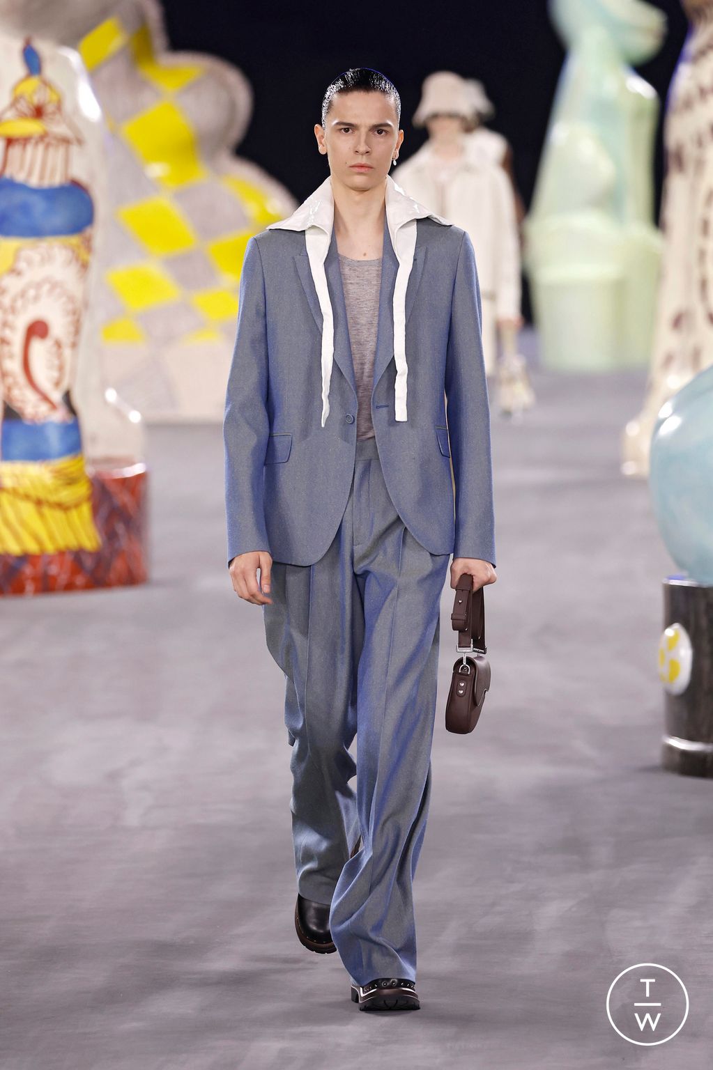 Fashion Week Paris Spring-Summer 2025 look 17 from the Dior Men collection 男装