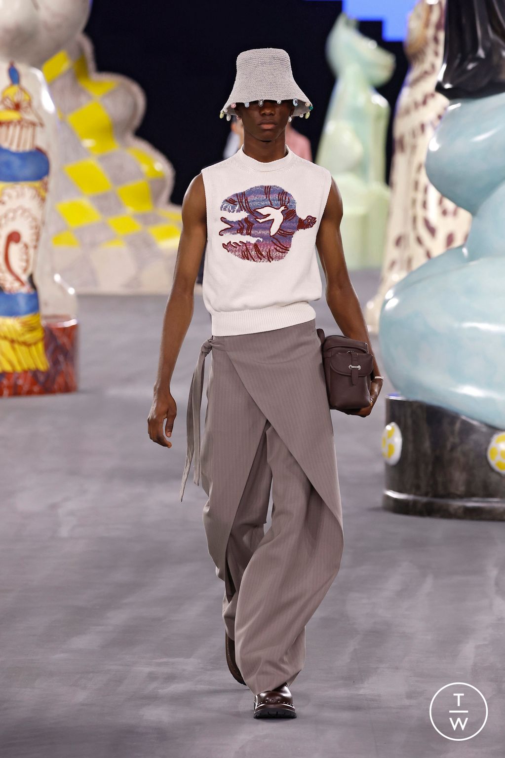 Fashion Week Paris Spring-Summer 2025 look 19 from the Dior Men collection menswear