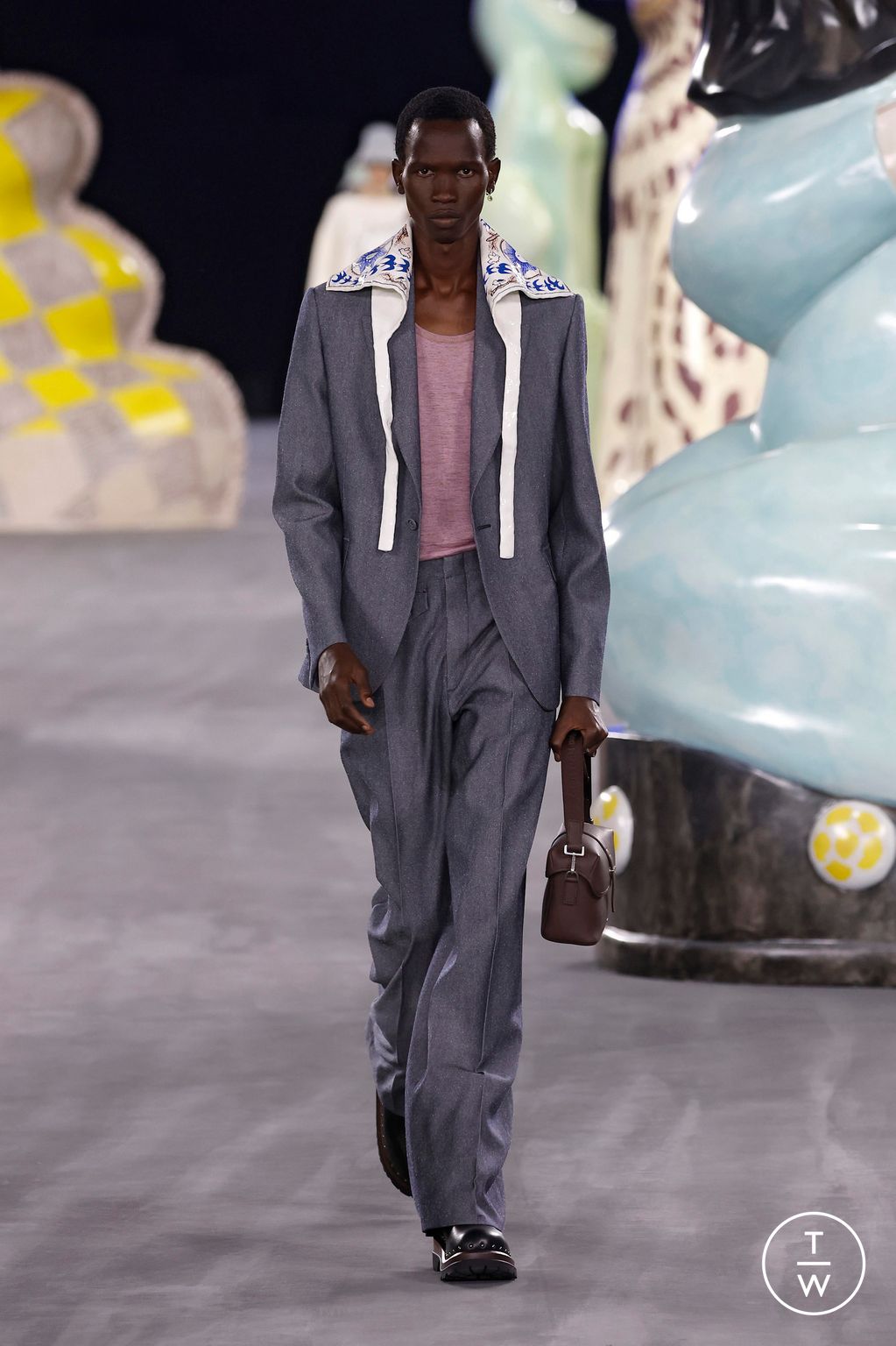 Fashion Week Paris Spring-Summer 2025 look 22 from the Dior Men collection 男装