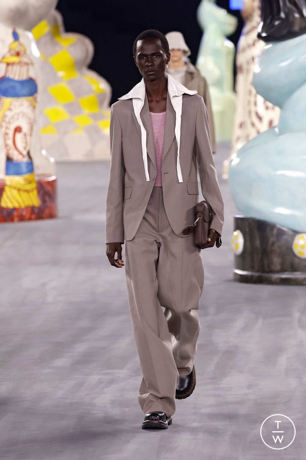 Fashion Week Paris Spring-Summer 2025 look 36 from the Dior Men collection menswear