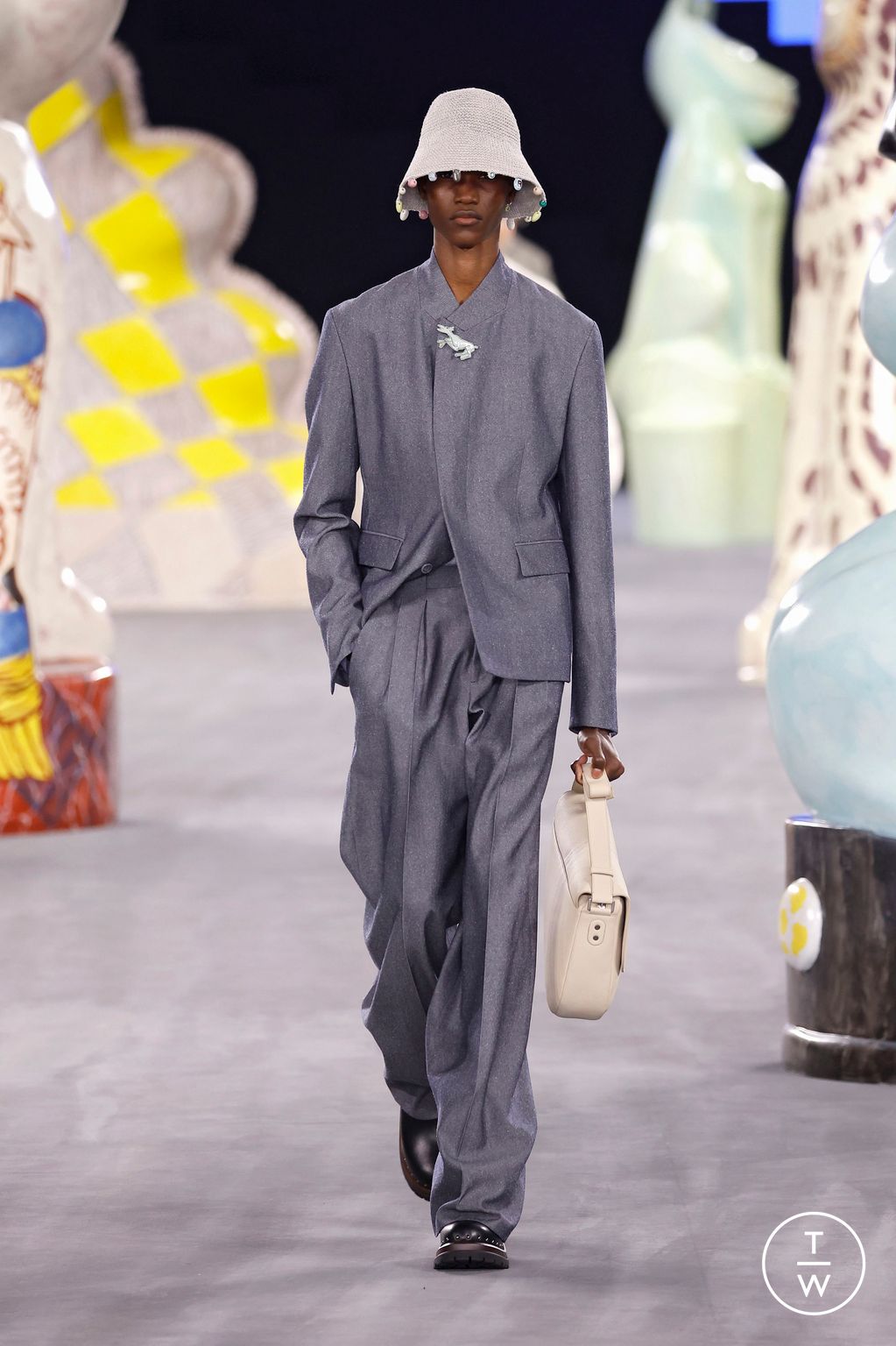 Fashion Week Paris Spring-Summer 2025 look 41 from the Dior Men collection 男装