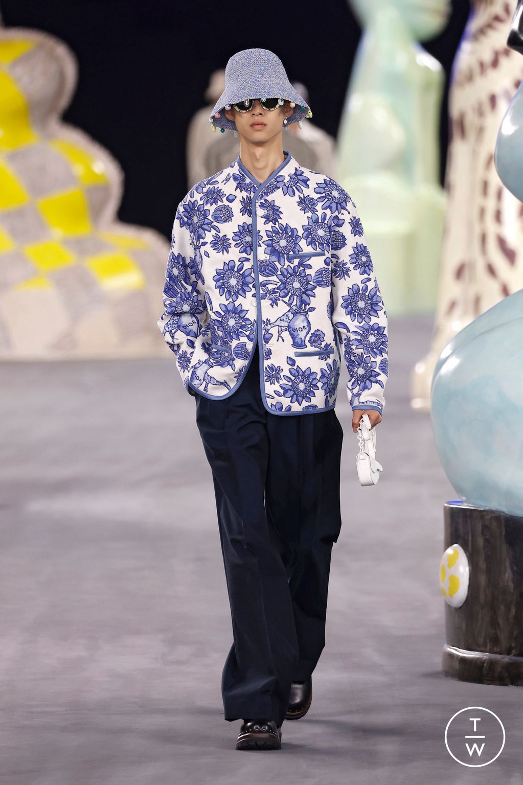 Fashion Week Paris Spring-Summer 2025 look 44 from the Dior Men collection menswear