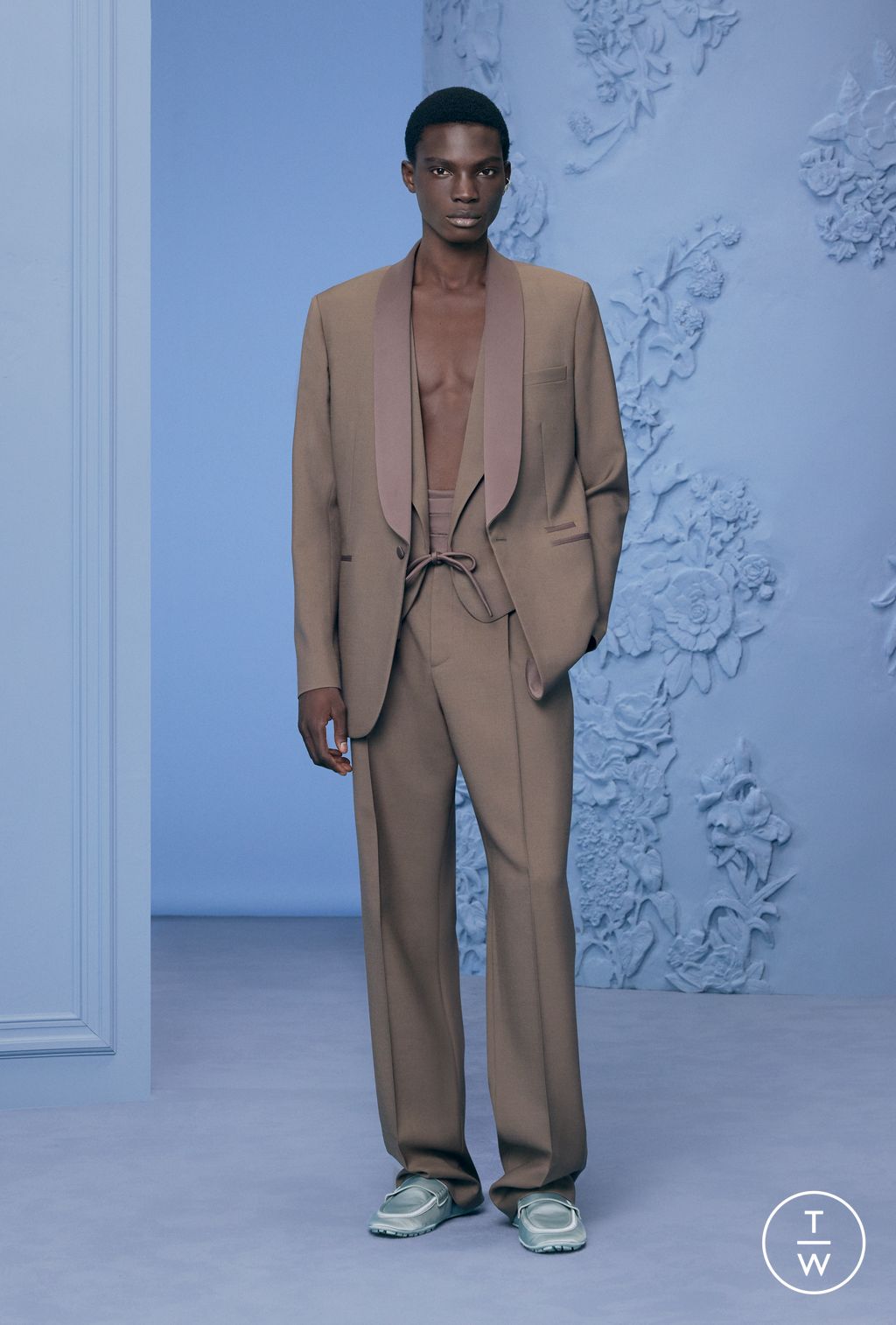 Fashion Week Paris Pre-Fall 2024 look 47 from the Dior Homme collection 男装