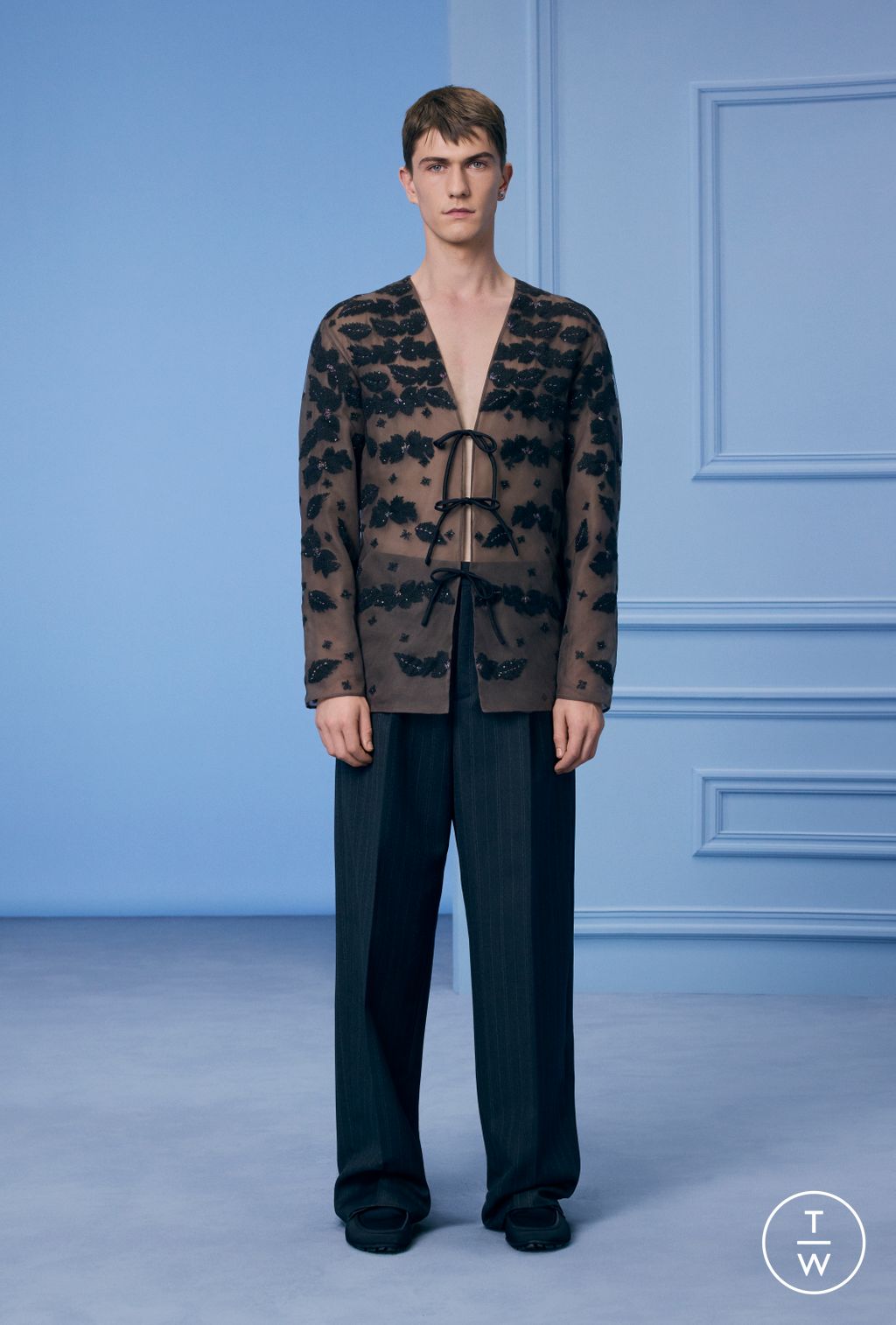 Fashion Week Paris Pre-Fall 2024 look 49 from the Dior Homme collection menswear