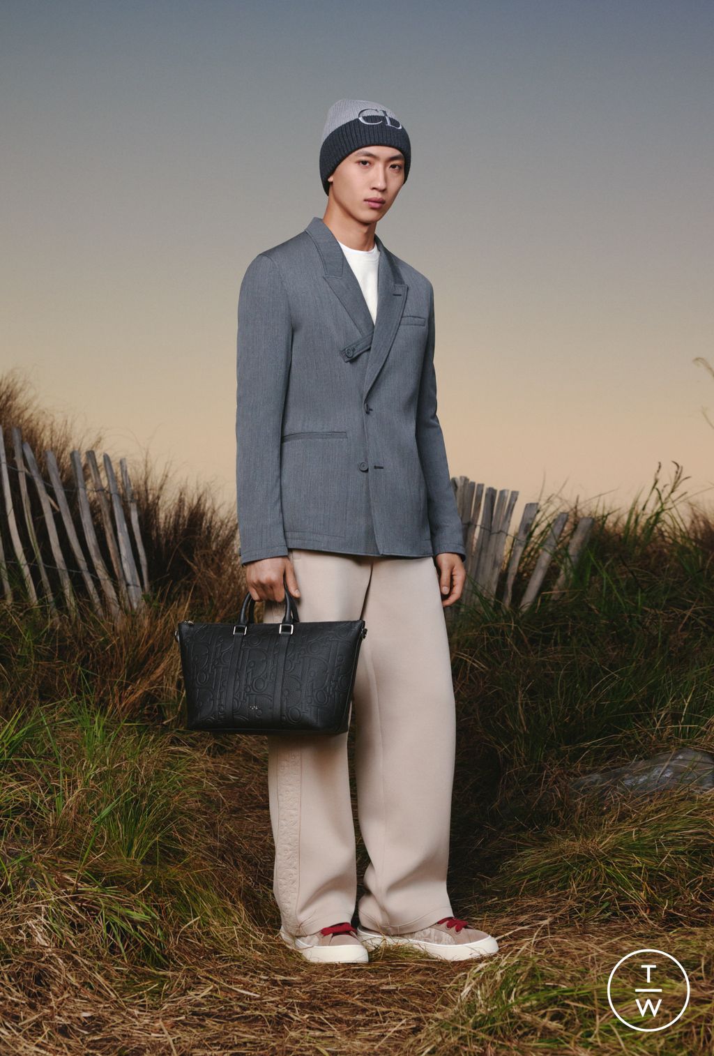 Fashion Week Paris Resort 2025 look 2 from the Dior Homme collection menswear