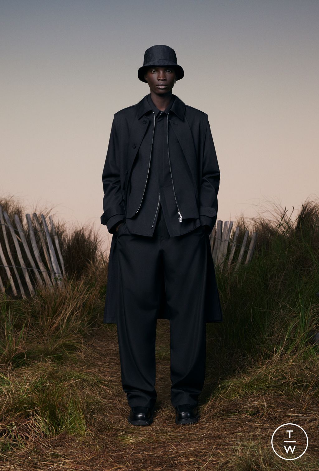 Fashion Week Paris Resort 2025 look 42 from the Dior Homme collection 男装