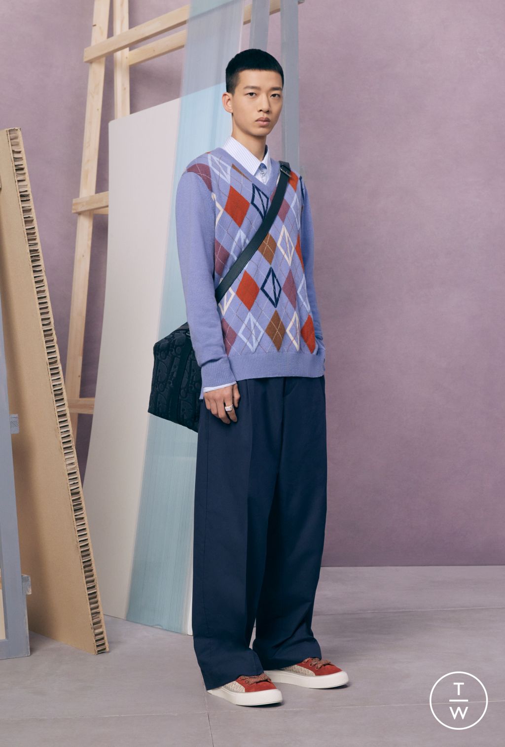 Fashion Week Paris Resort 2024 look 27 from the Dior Men collection menswear