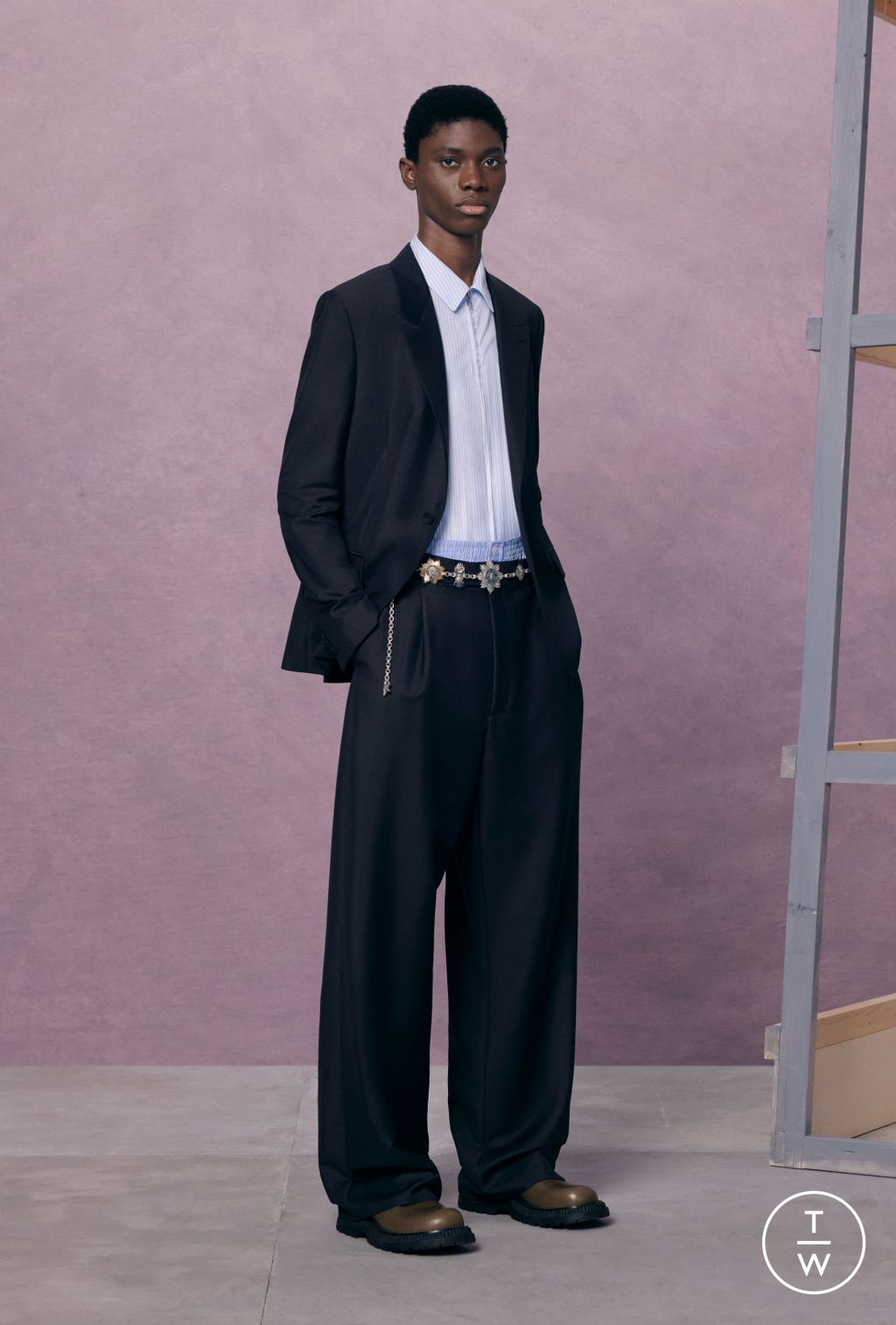 Fashion Week Paris Resort 2024 look 38 from the Dior Men collection 男装
